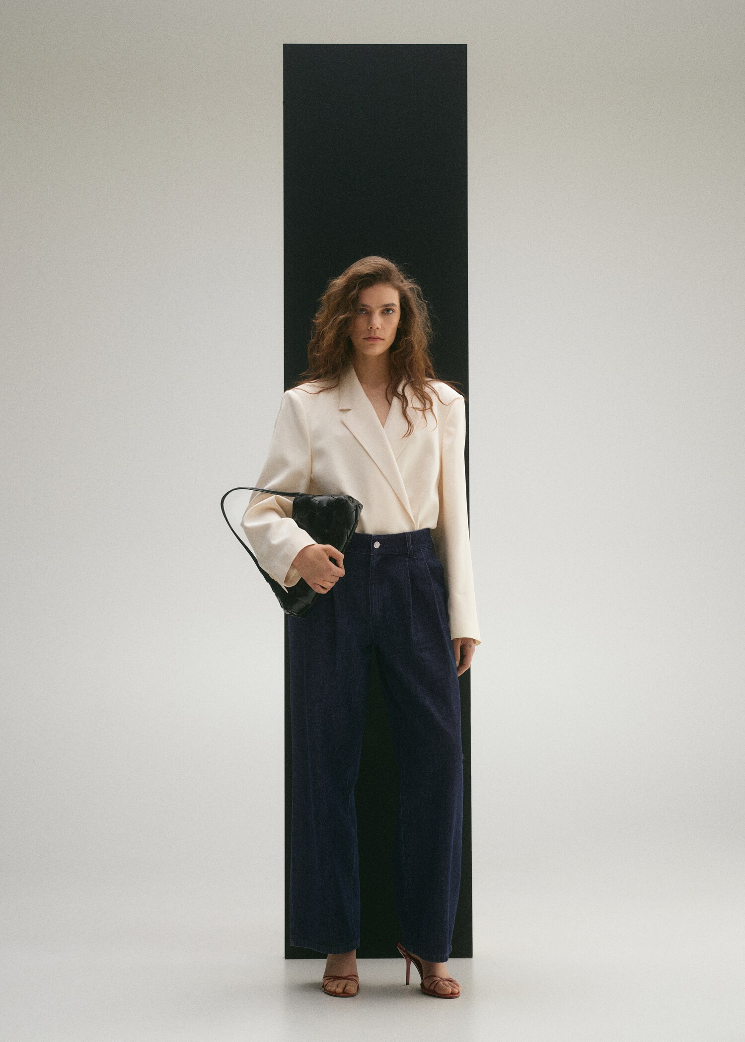 Rinse-wash wide leg jeans with pleats - General plane