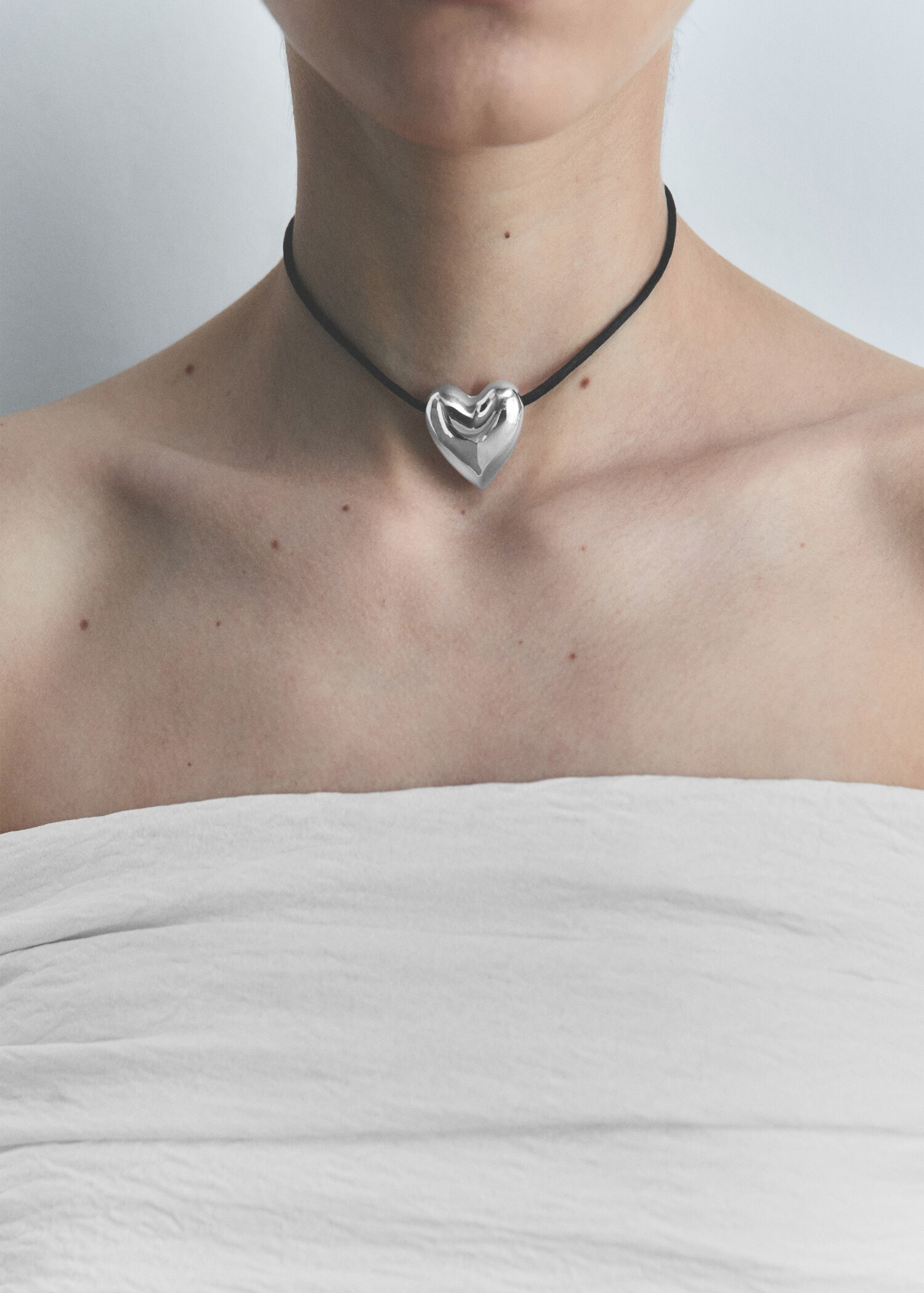 Heart cord necklace - General plane