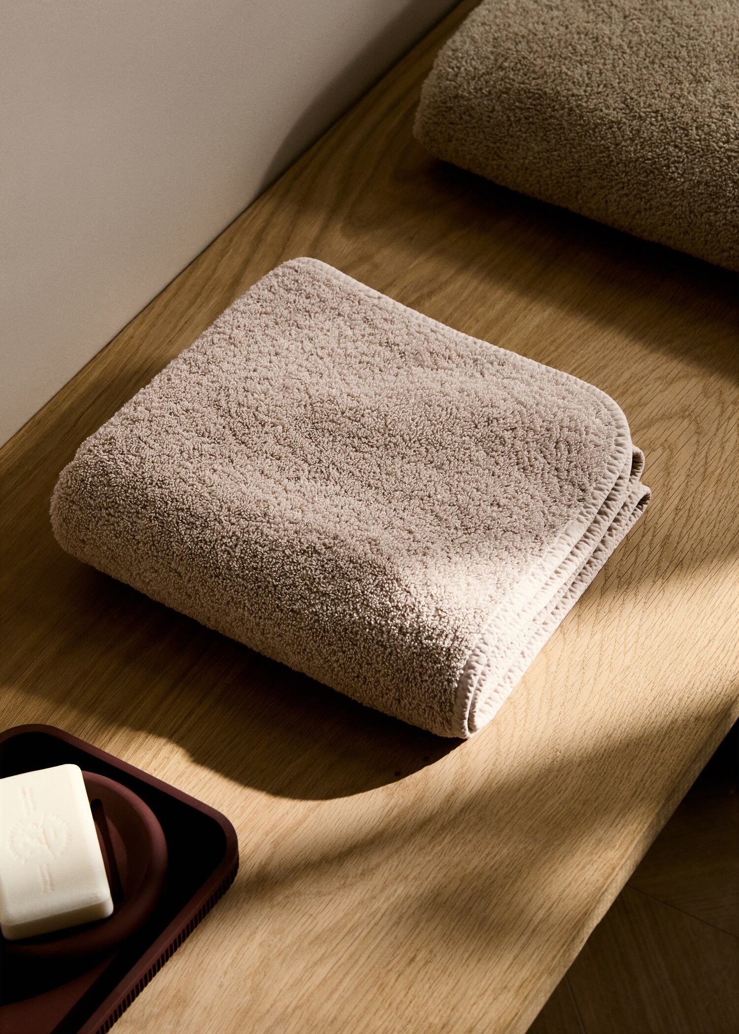 Washbasin towel with dyed piece - General plane