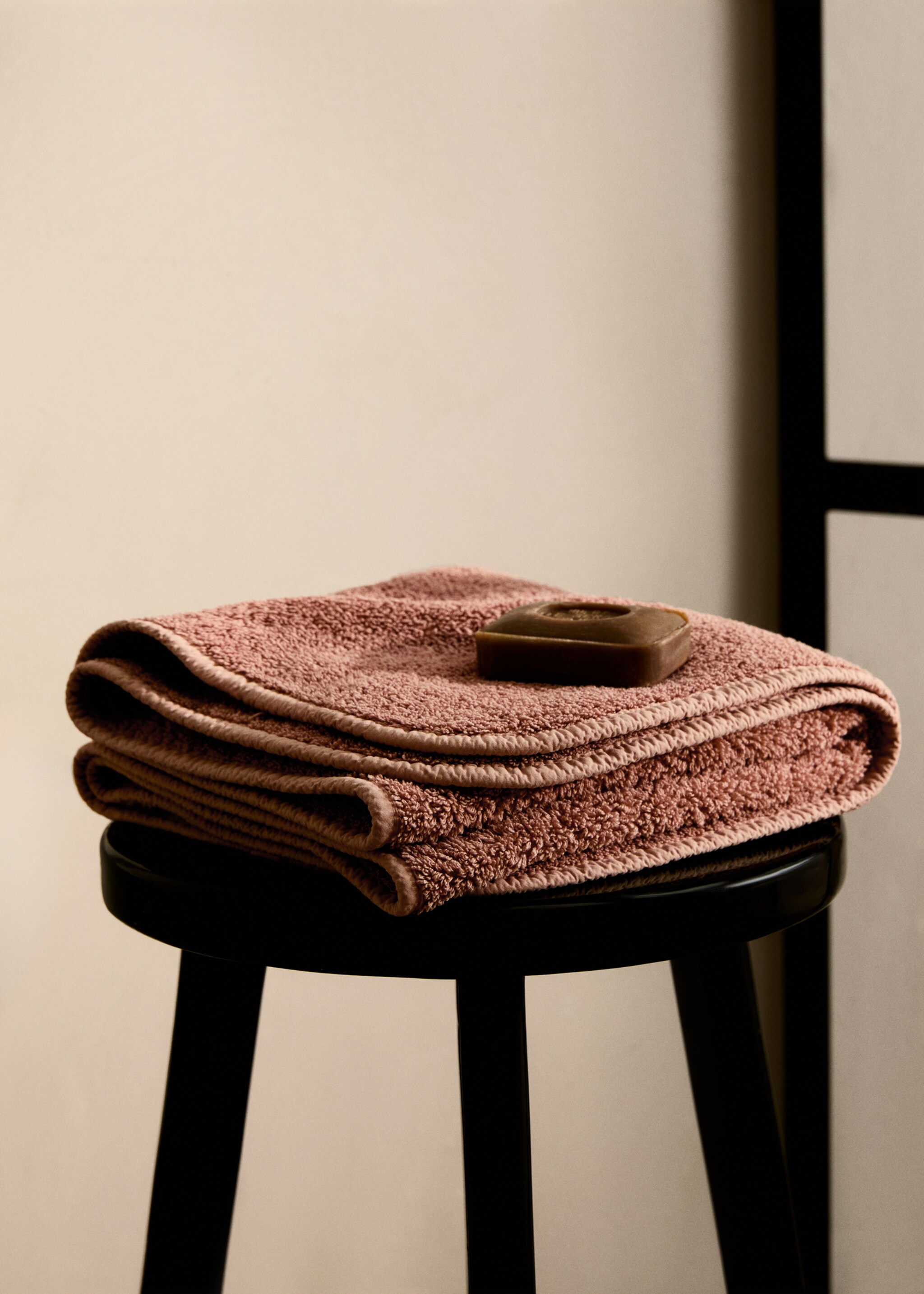 Washbasin towel with dyed piece - General plane, Peach. Ref: 87003331-00.