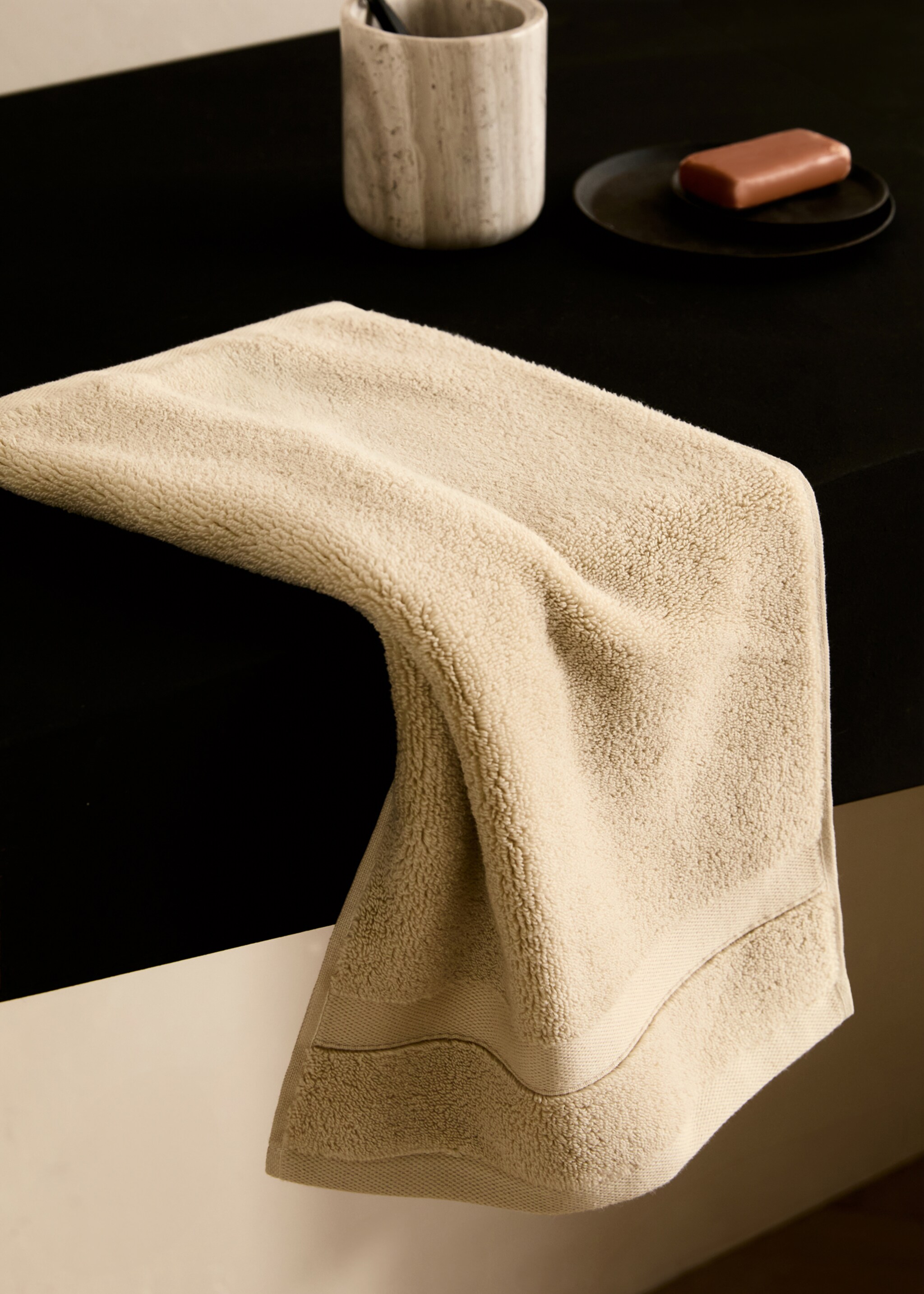 Extra-soft hand towel - General plane, Sand. Ref: 87003353-00.