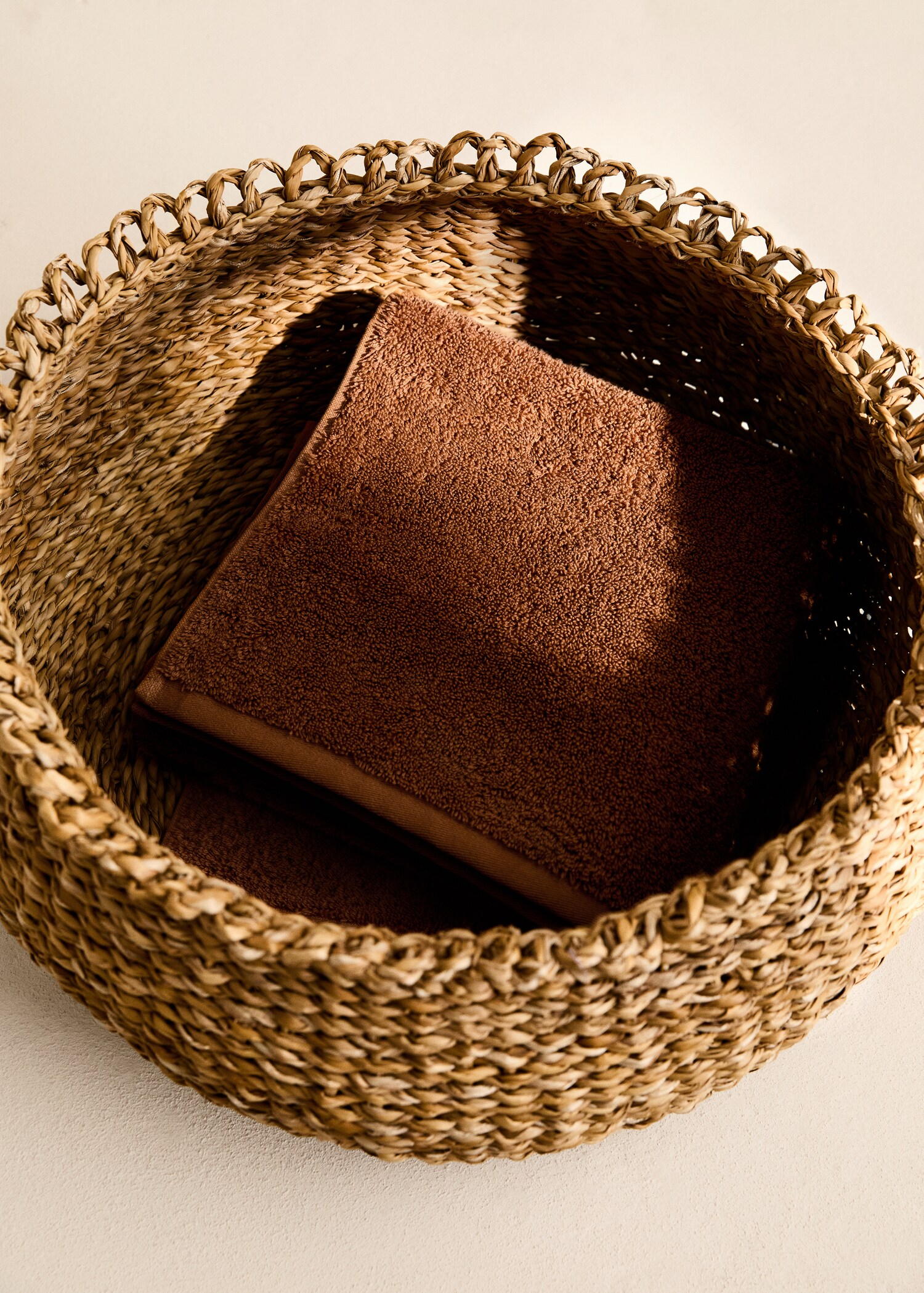 Soft cotton washbasin towel - General plane