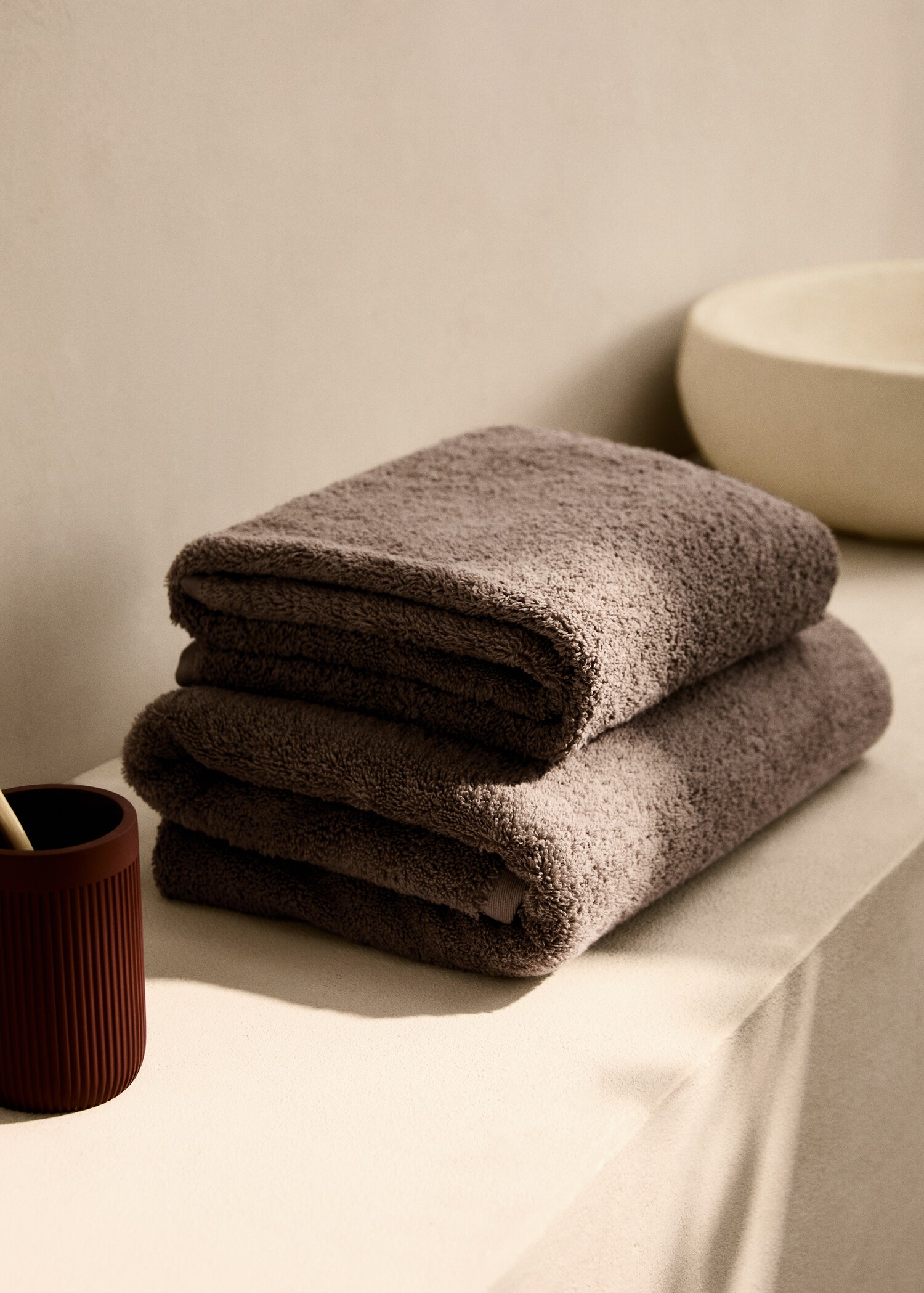 Soft cotton washbasin towel - General plane