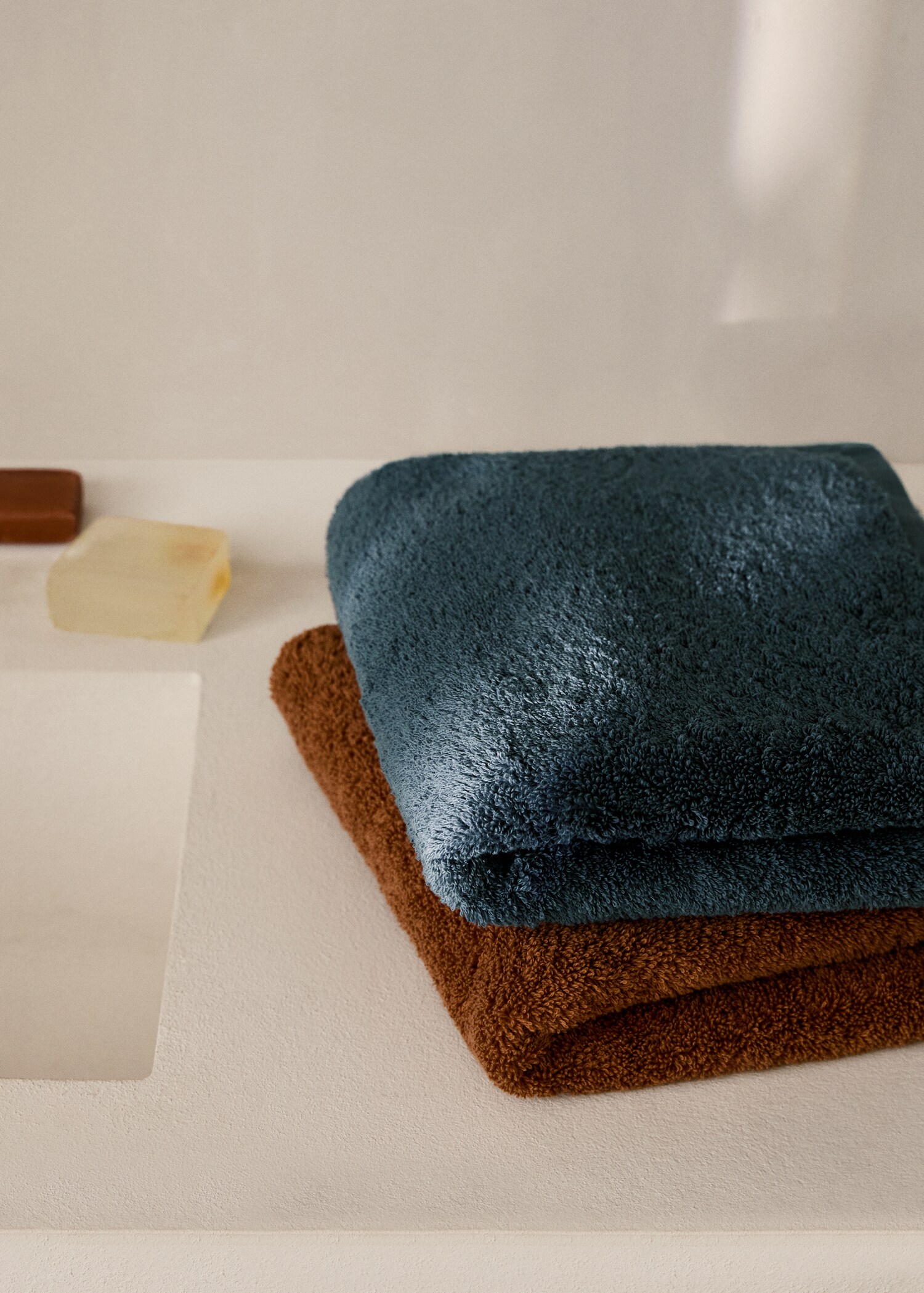 Soft cotton washbasin towel - General plane