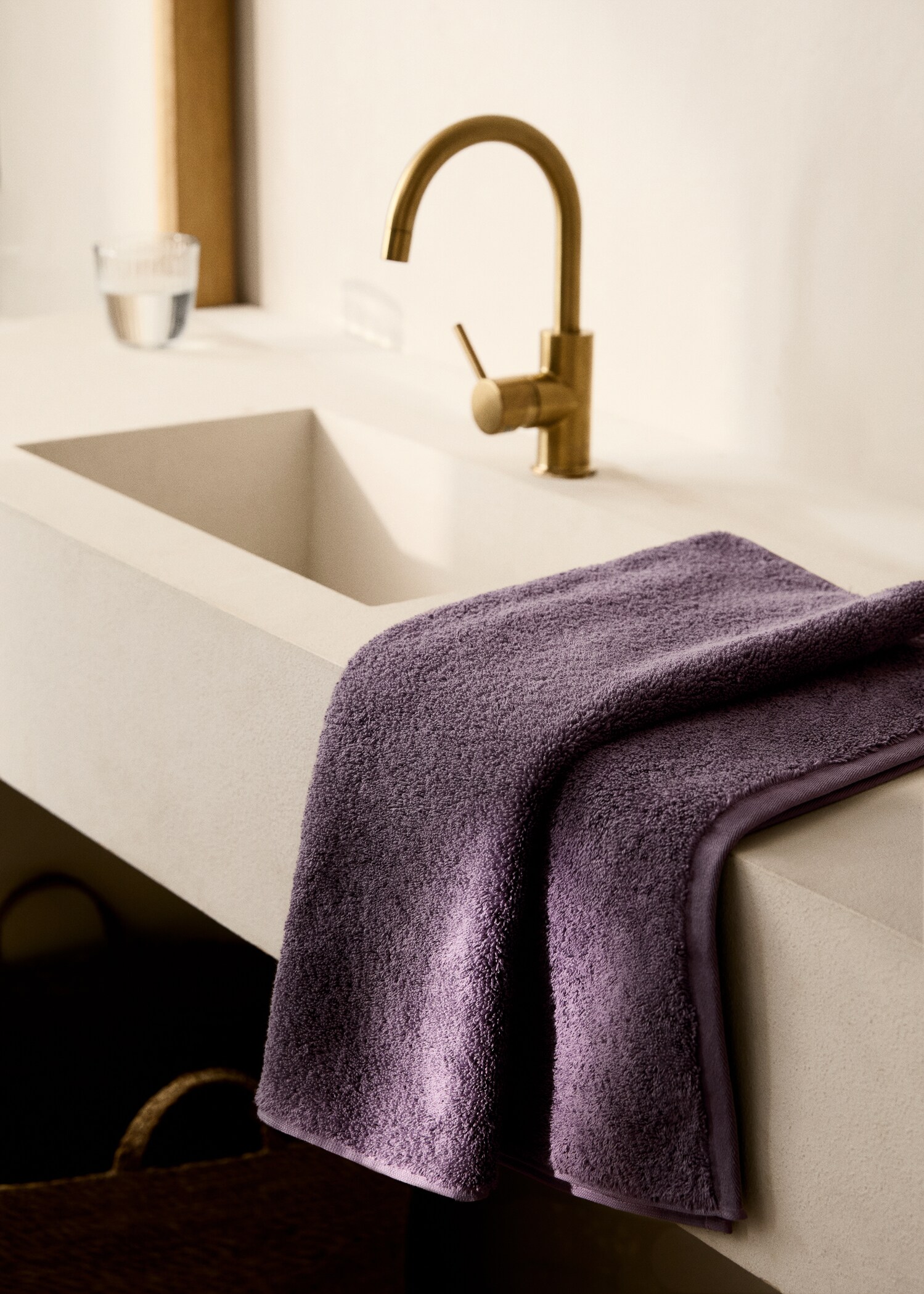 Soft cotton washbasin towel - General plane