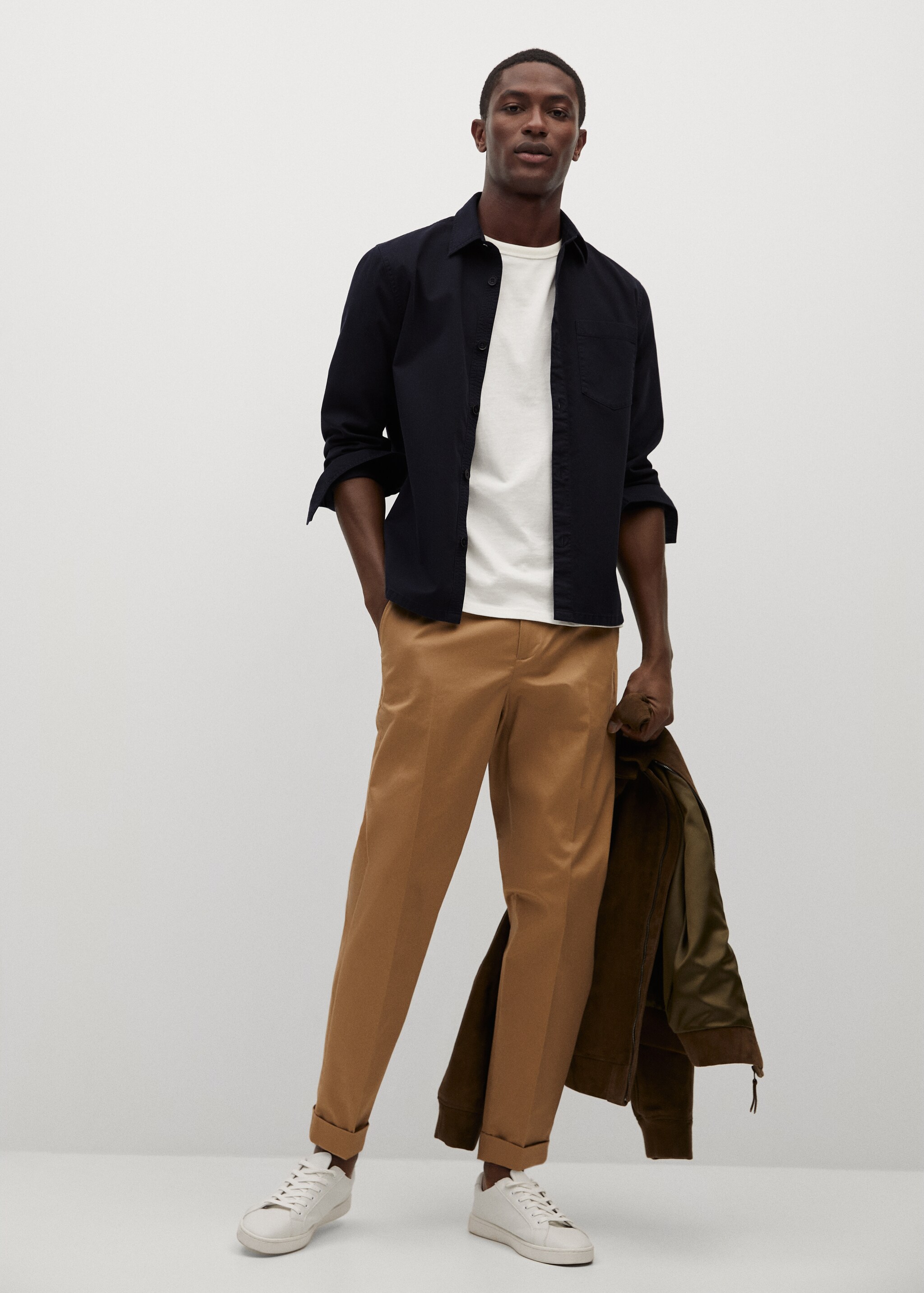 Sobrecamisa regular fit bolsillo - Plano general