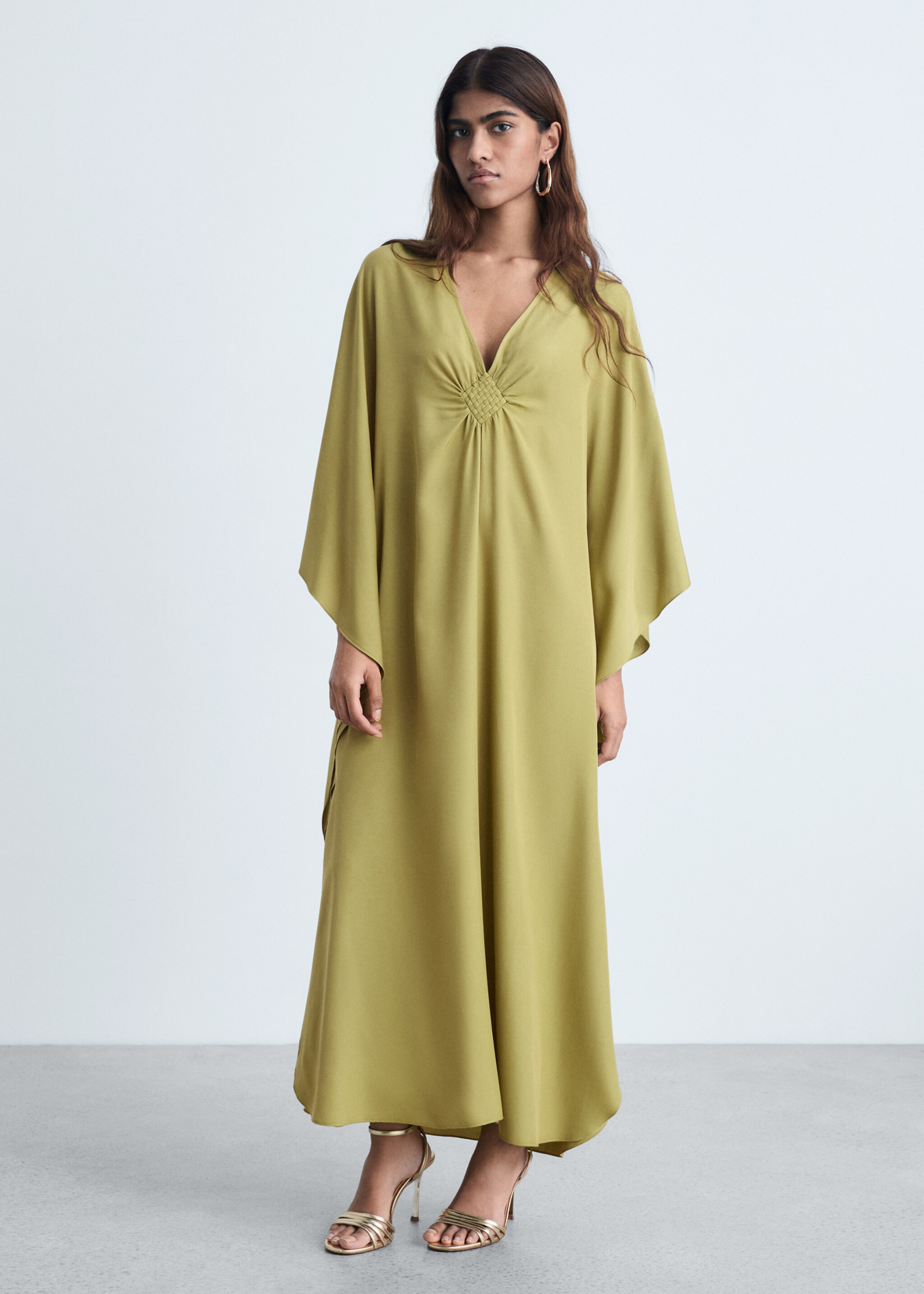 Flared-sleeve satin dress - General plane, Olive Green. Ref: 87004070-00.