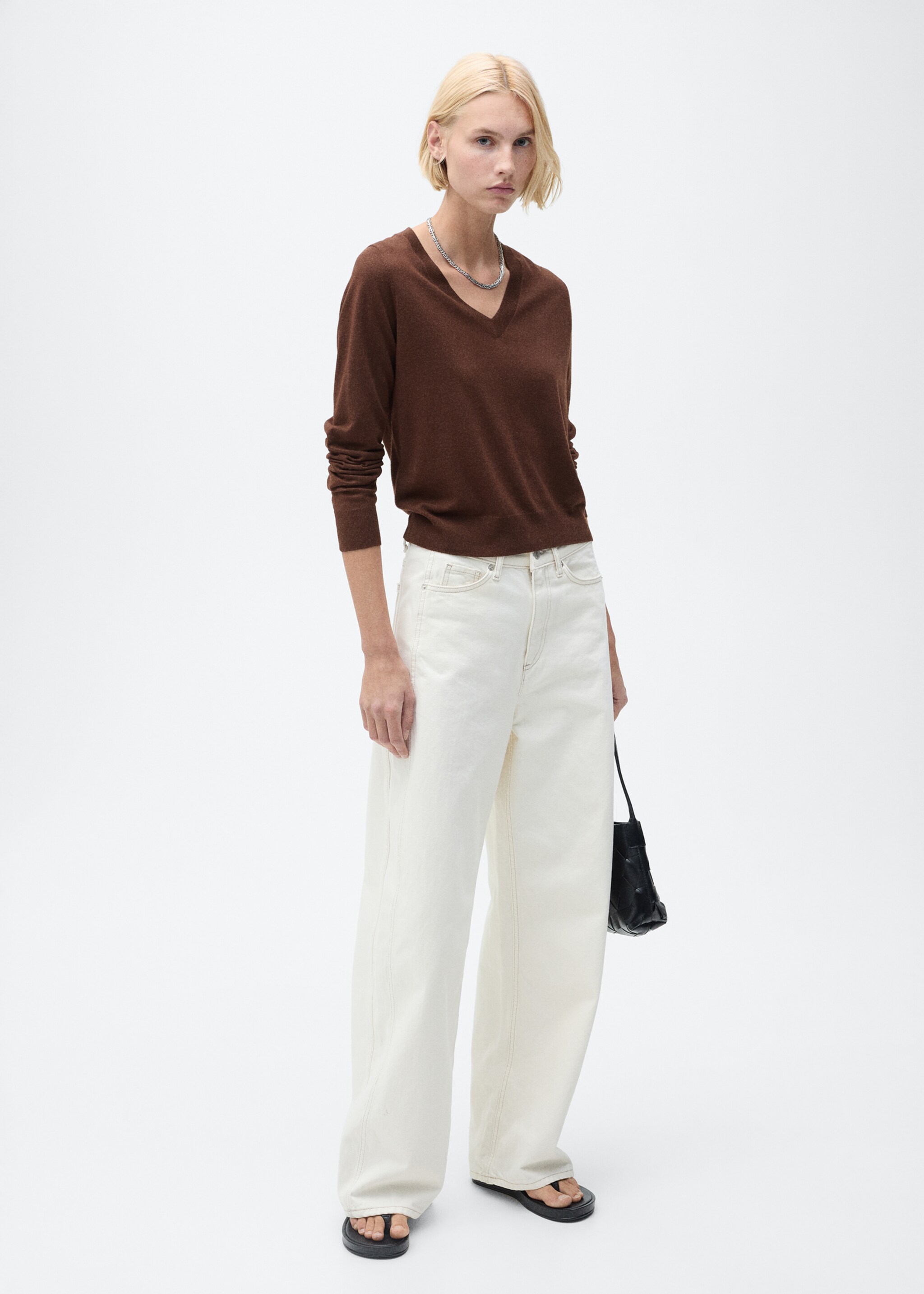 Pull-over maille col en V - Plan général, Chocolat. Ref: 87004082-00.