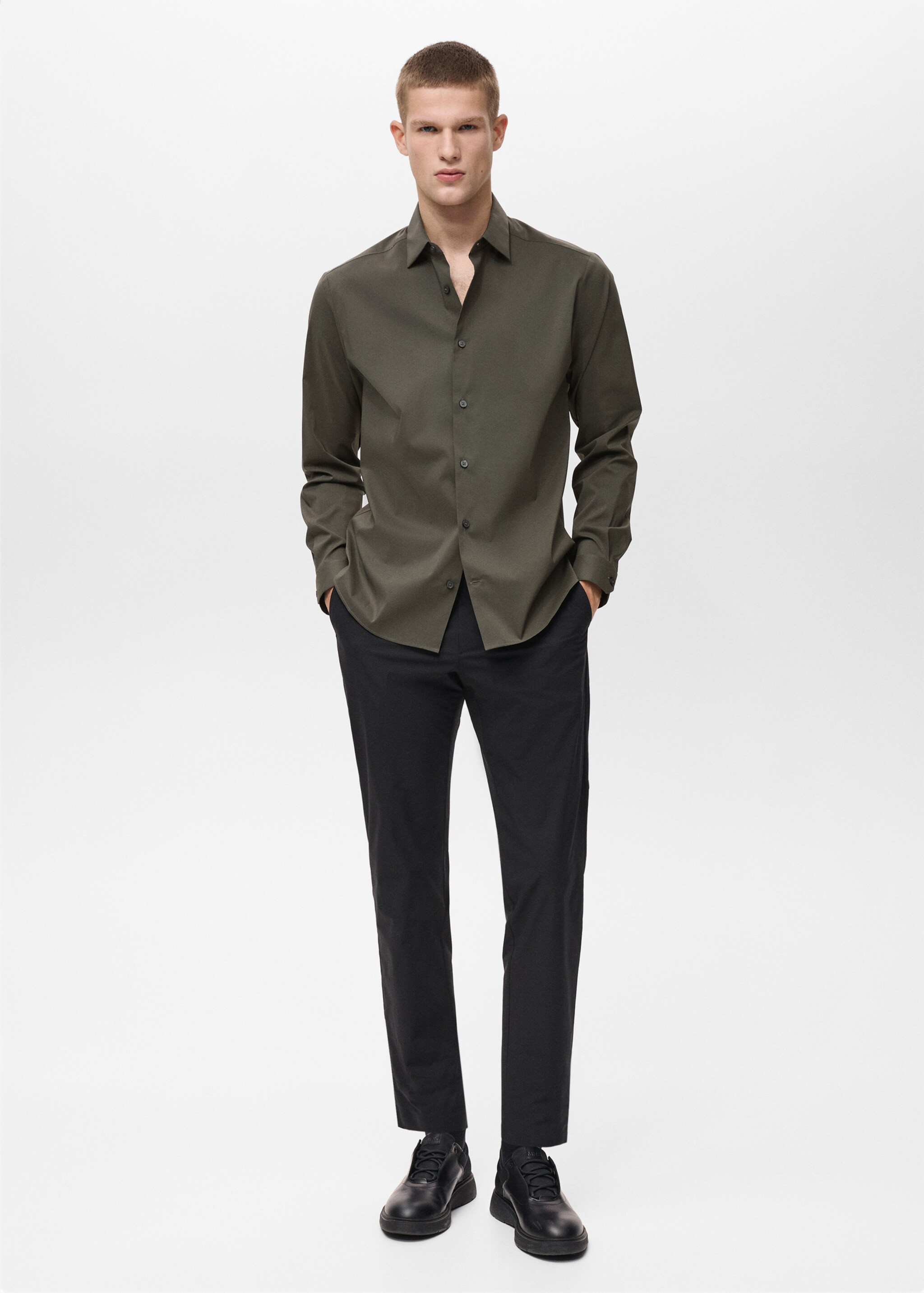 Chemise comfort stretch non-iron - Plan général, Vert moyen. Ref: 87004409-00.