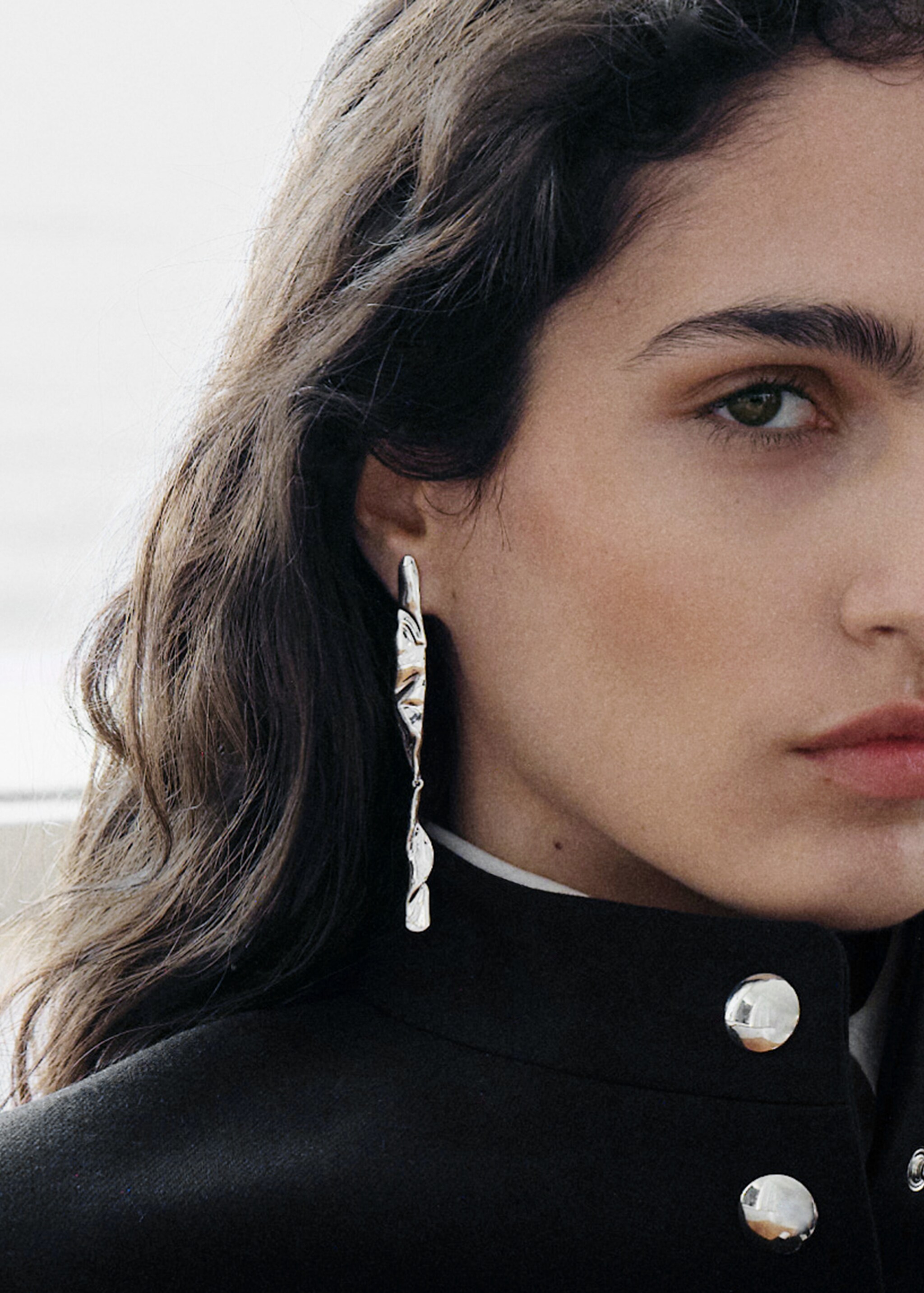 Onbuigzame getextureerde oorbellen - Overzichtstekening, Zilver. Ref: 87004423-00.