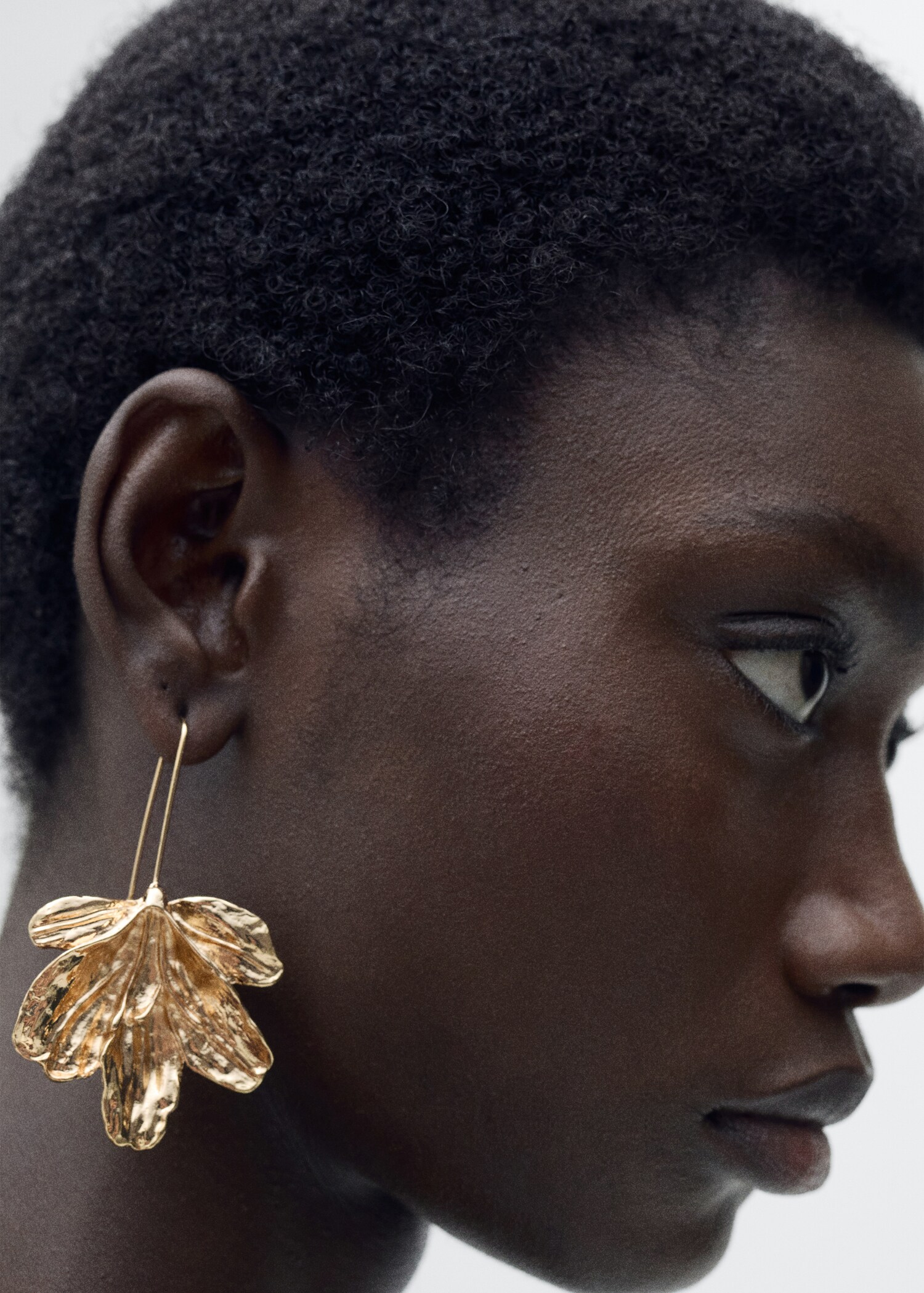 Hanging floral earrings - General plane