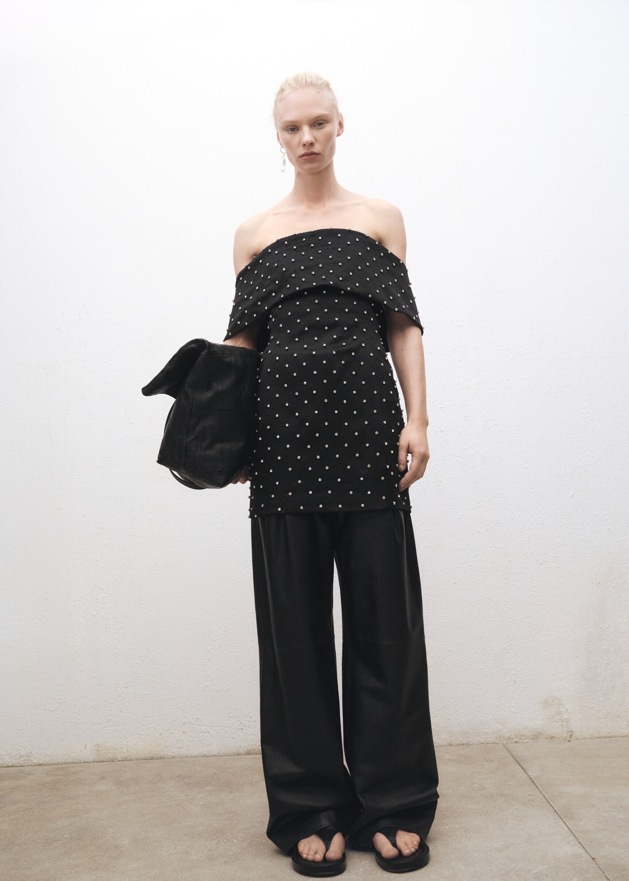 Vestido palabra de honor apliques brillantes - Plano general, Negro. Ref: 87004428-00.