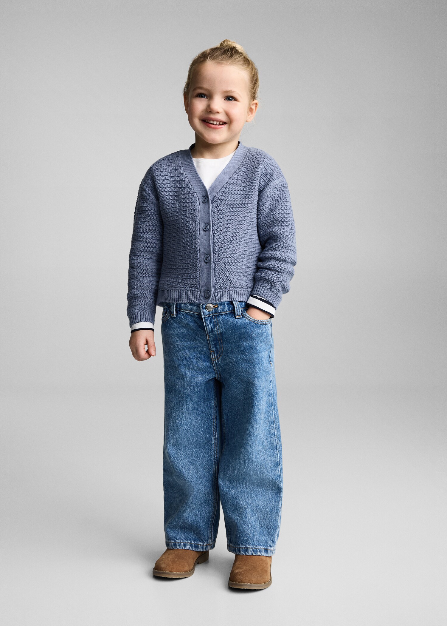 Combination knitted cotton cardigan - General plane