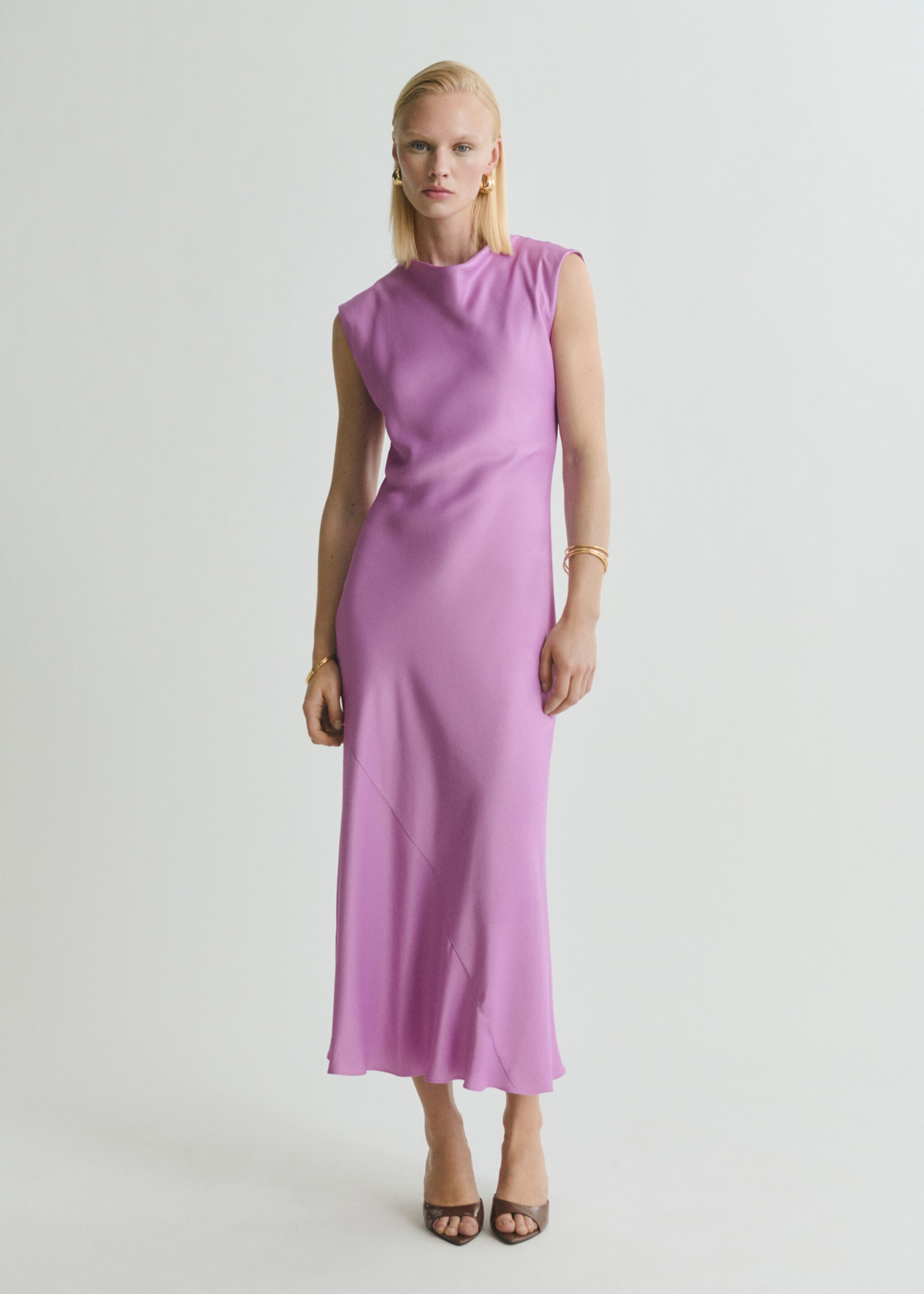 Vestido midi satinado - Plano general, Morado claro/pastel. Ref: 87009095-00.