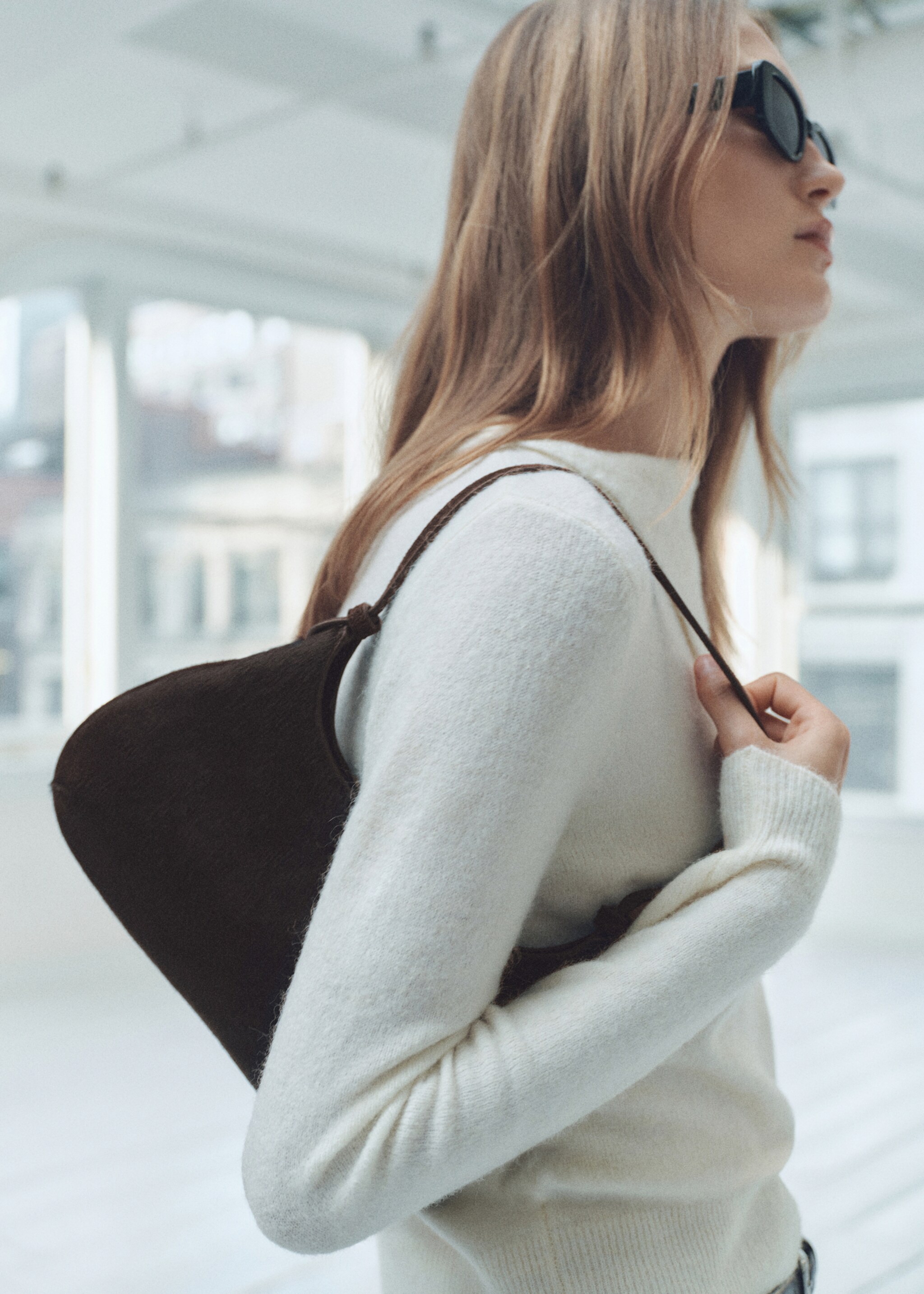 Cow leather shoulder bag - General plane, Chocolate. Ref: 87010288-00.