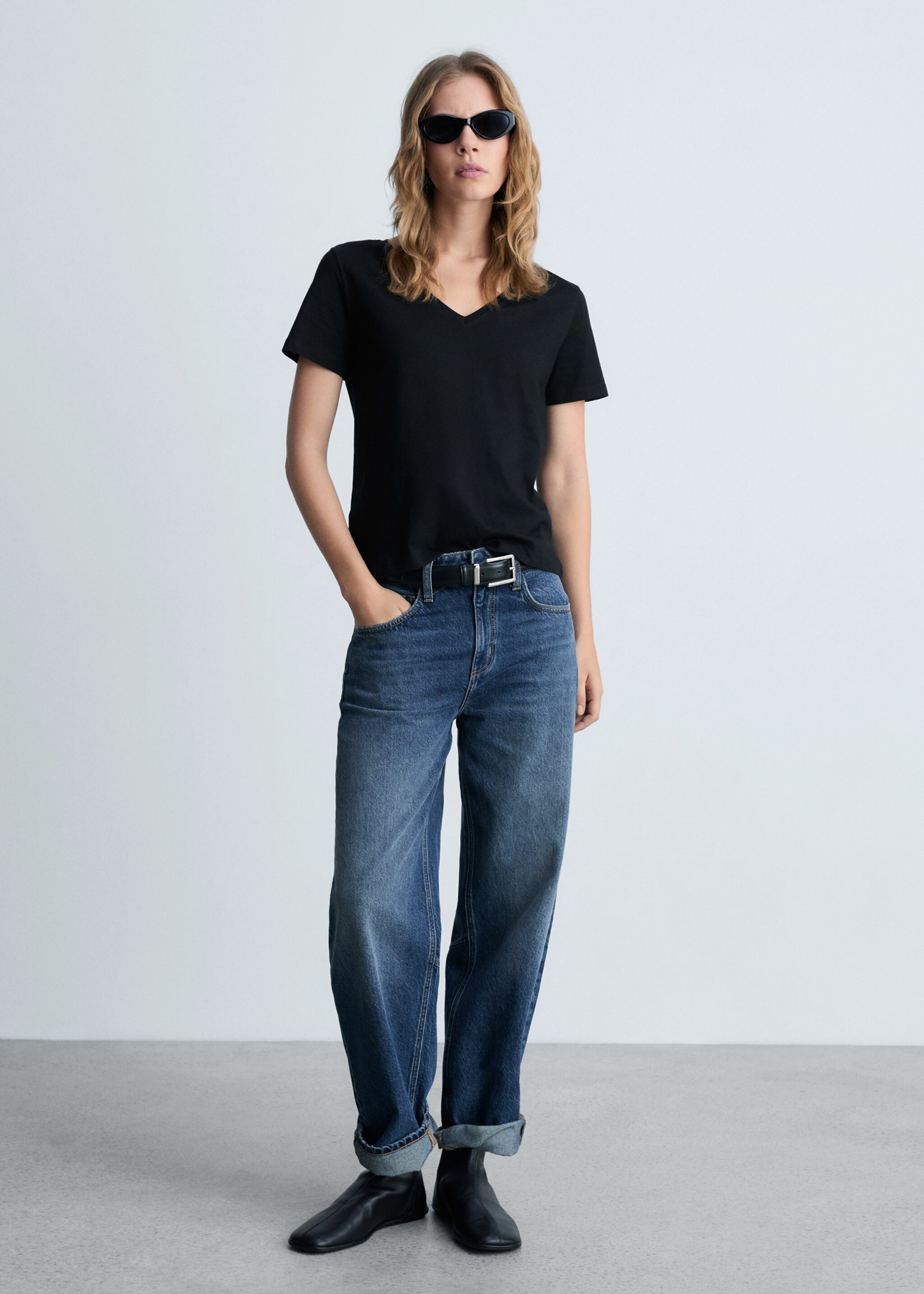 V-neck cotton T-shirt - General plane, Black. Ref: 87010437-00.