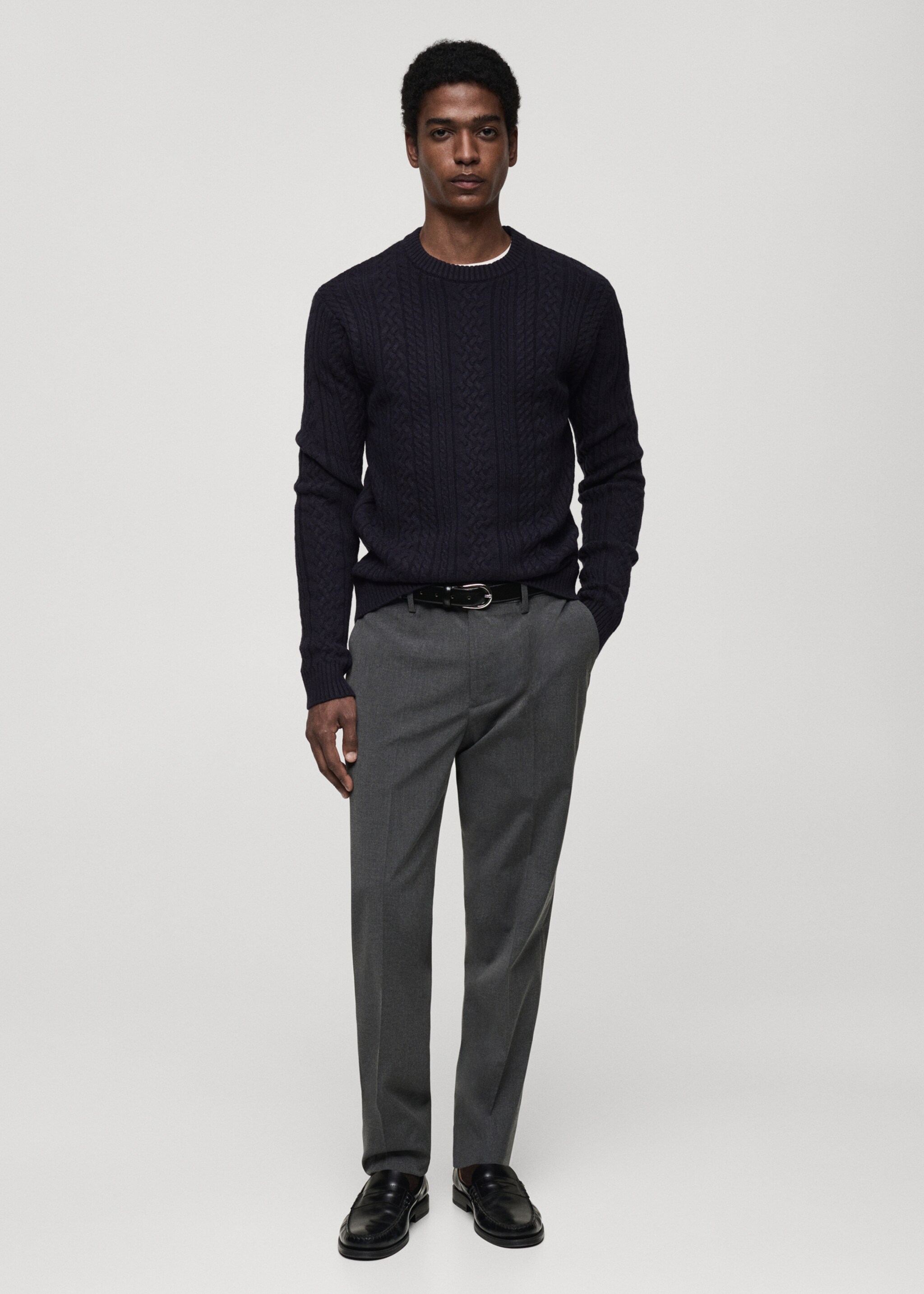 Pull-over maille tressée - Plan général, Bleu marine foncé. Ref: 87010606-00.