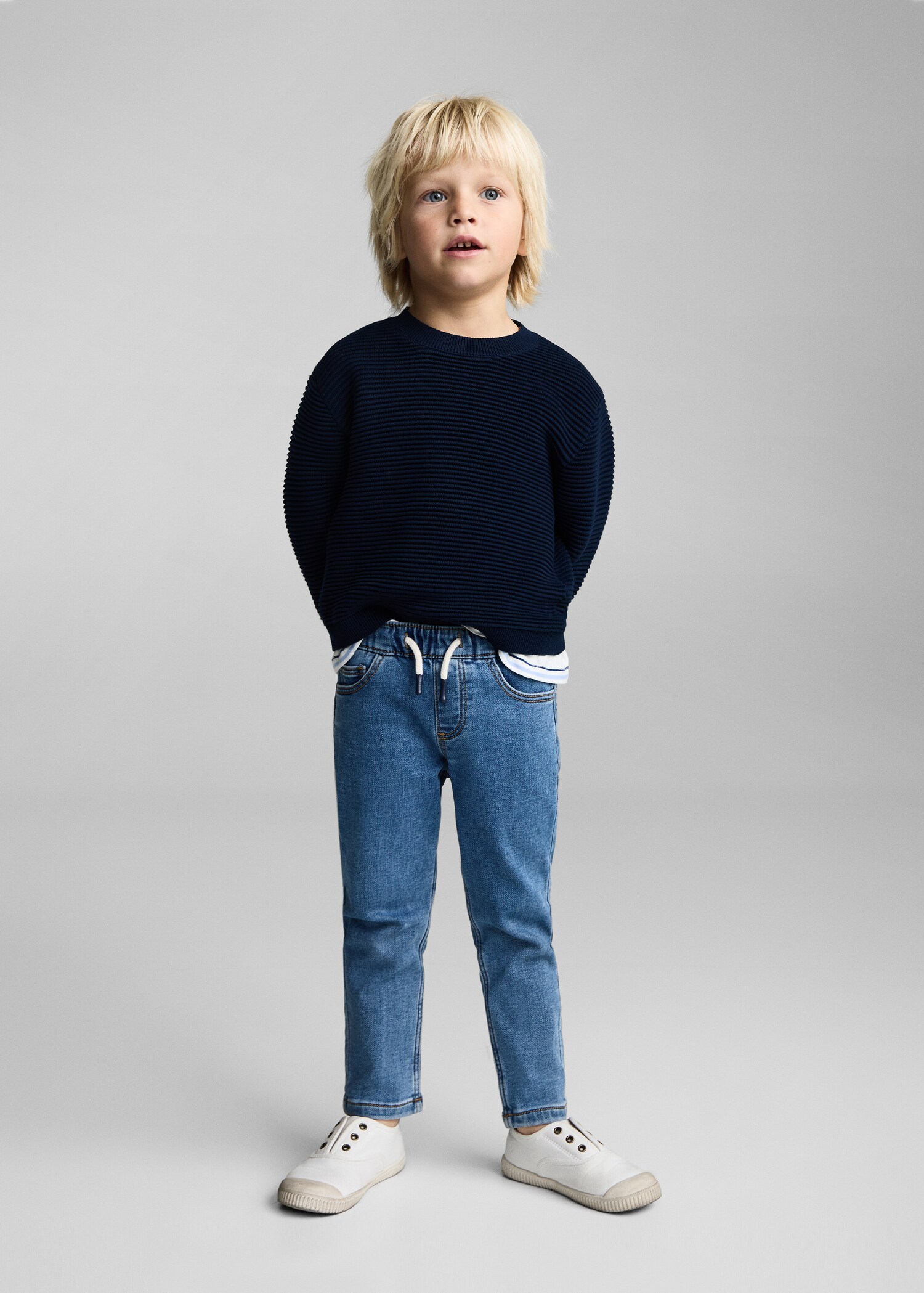 Jeans mit Stretchbund und Kordel - Allgemeine Ansicht