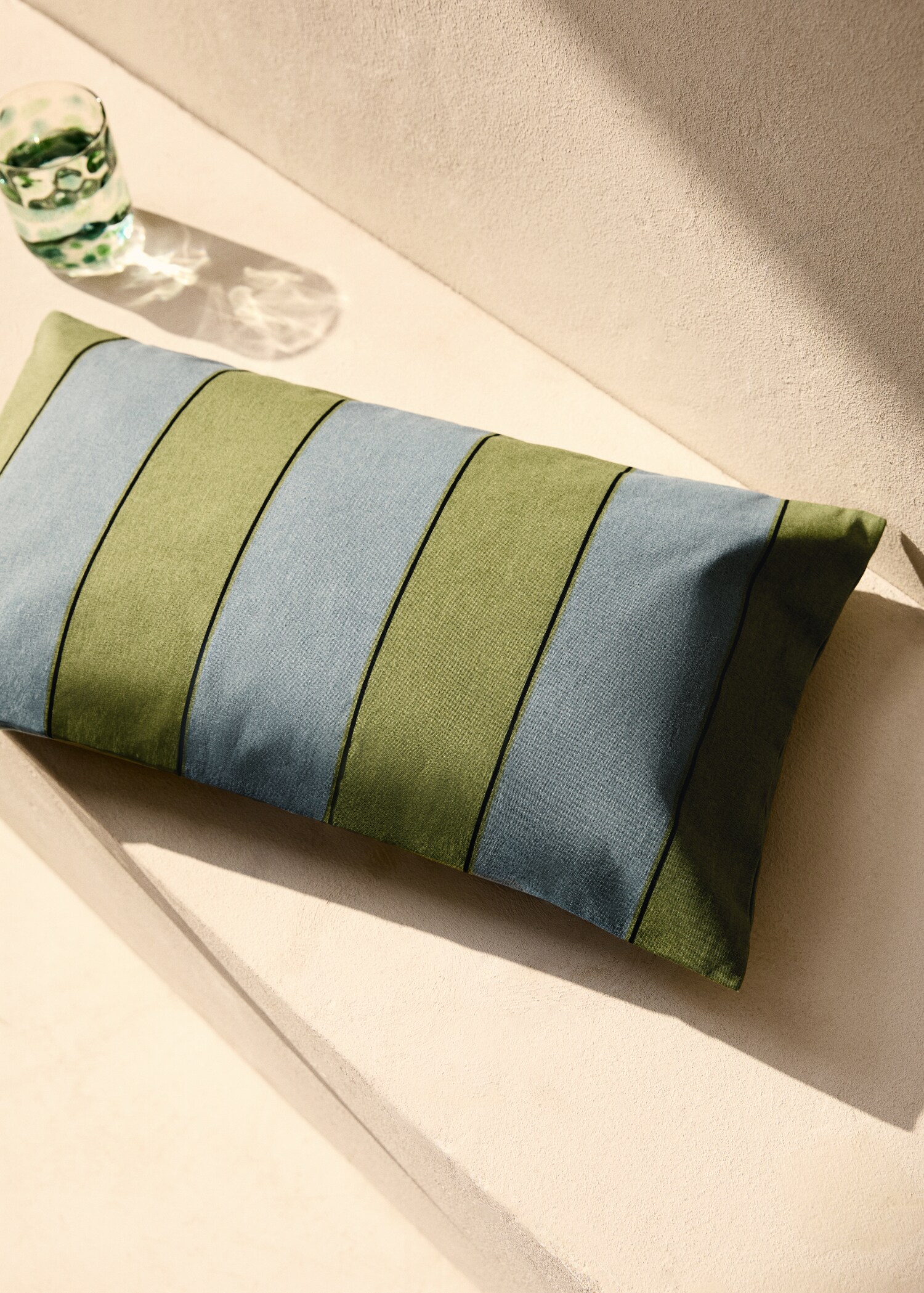 Waterproof striped cushion cover 30x50 cm - General plane