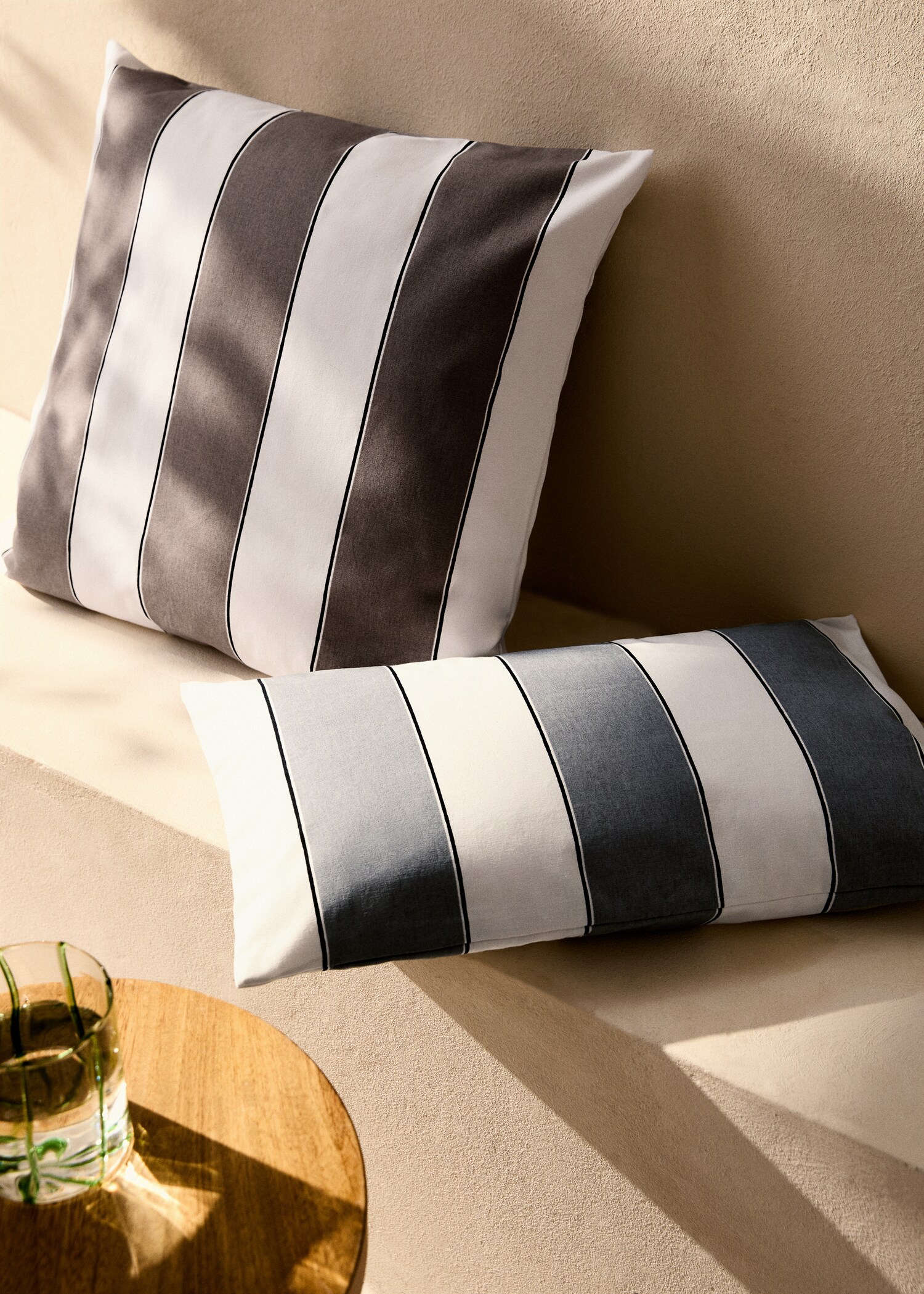 Waterproof striped cushion cover 30x50 cm - General plane