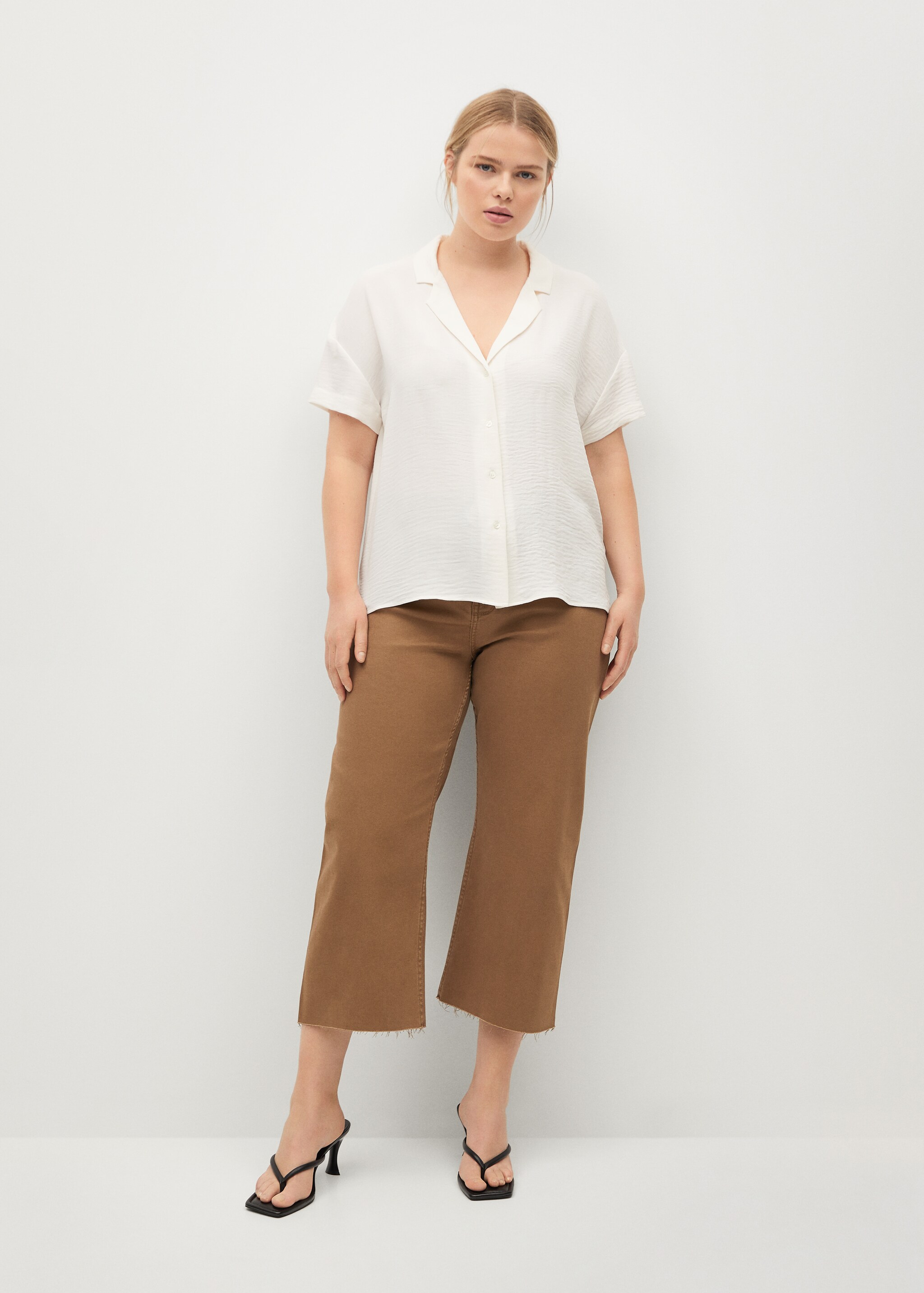 Blusa cuello solapa - Plano general
