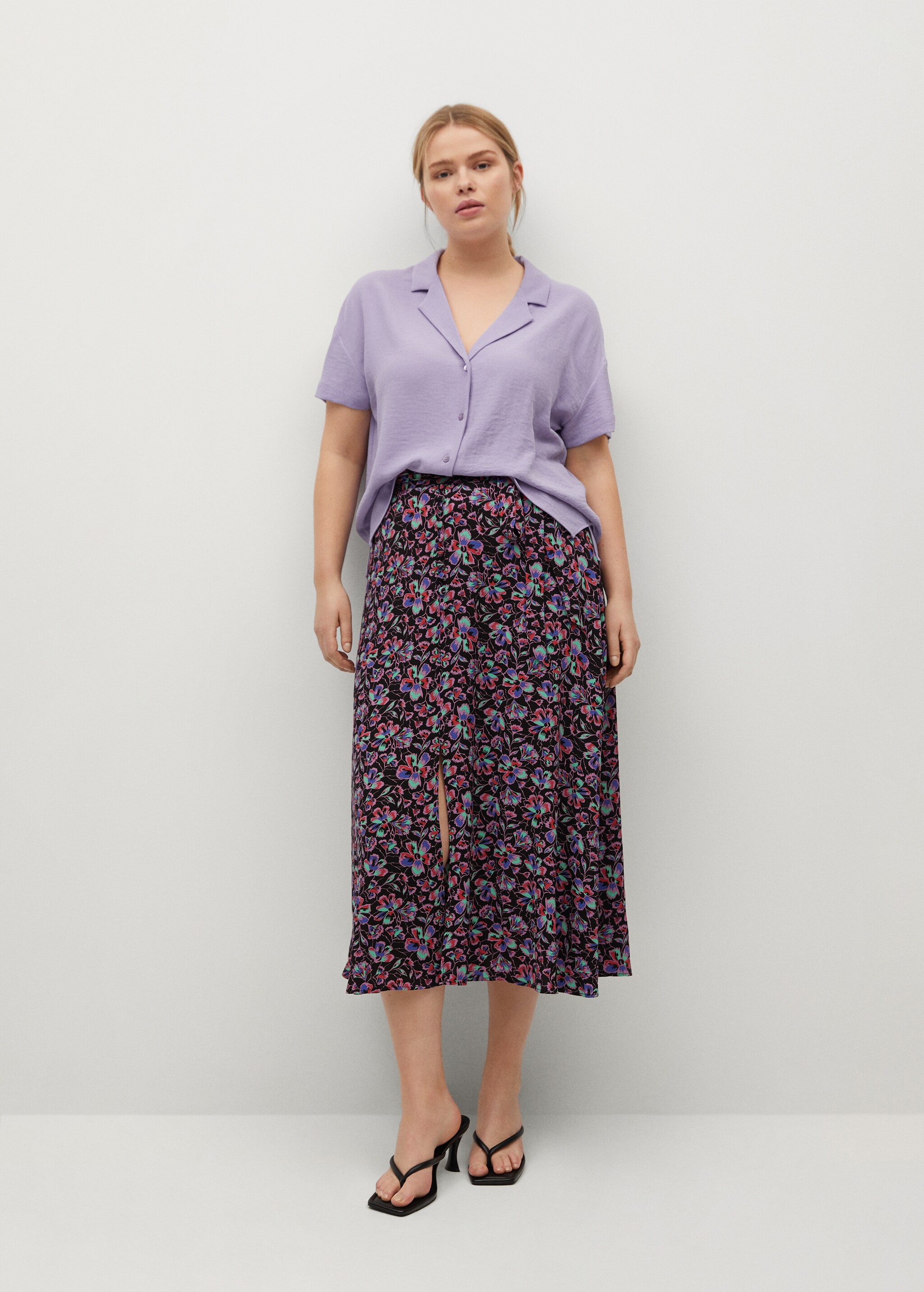 Blusa cuello solapa - Plano general