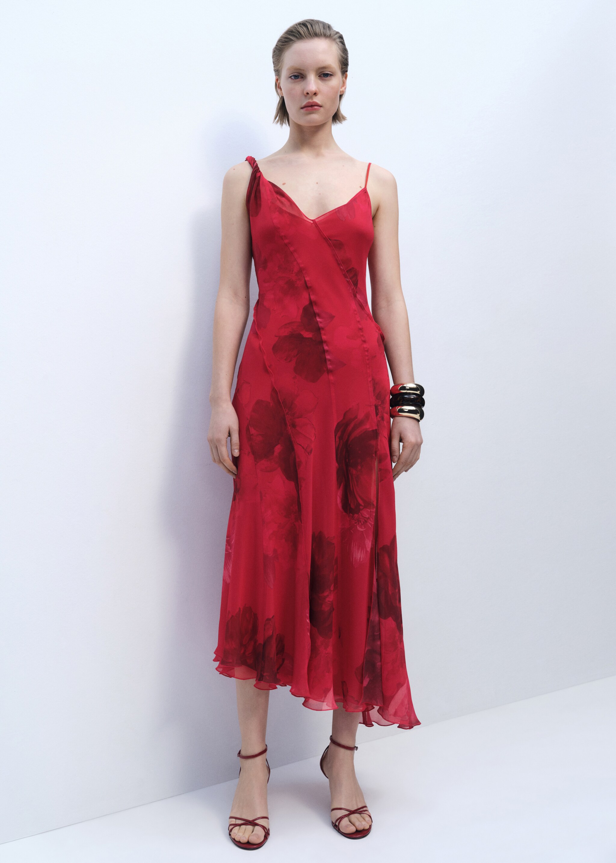 Vestido asimétrico floral - Plano general, Rojo. Ref: 87016378-00.
