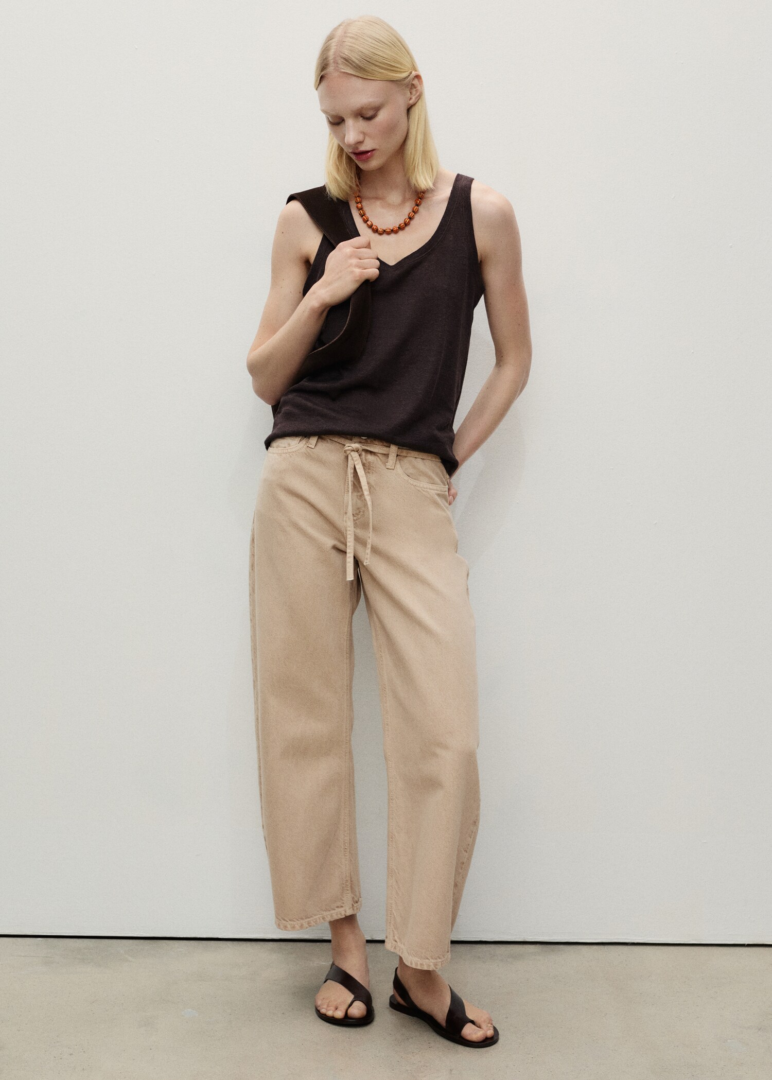 Balloon jeans with belt - General plane