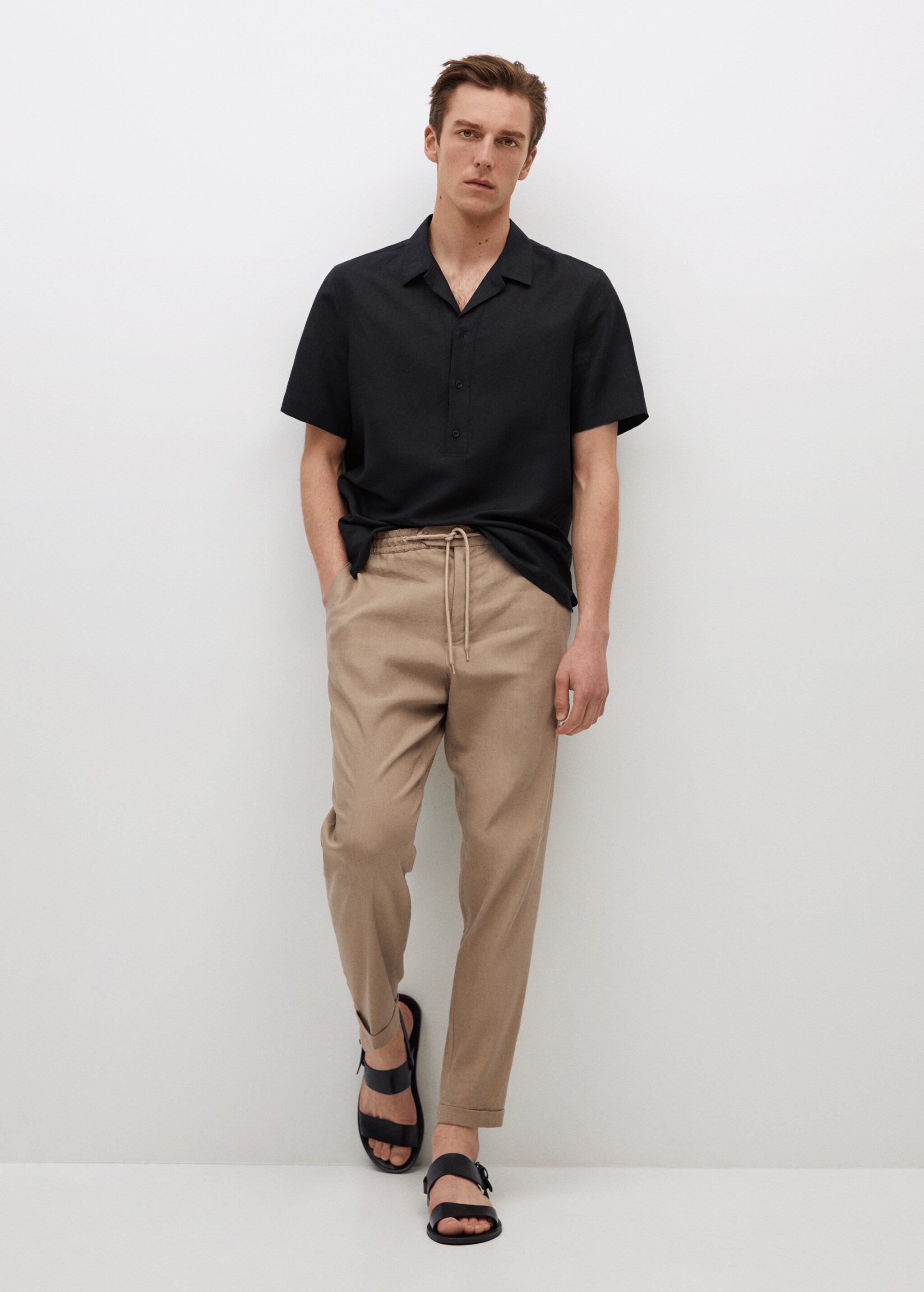 Camisa regular fit lino manga corta - Plano general
