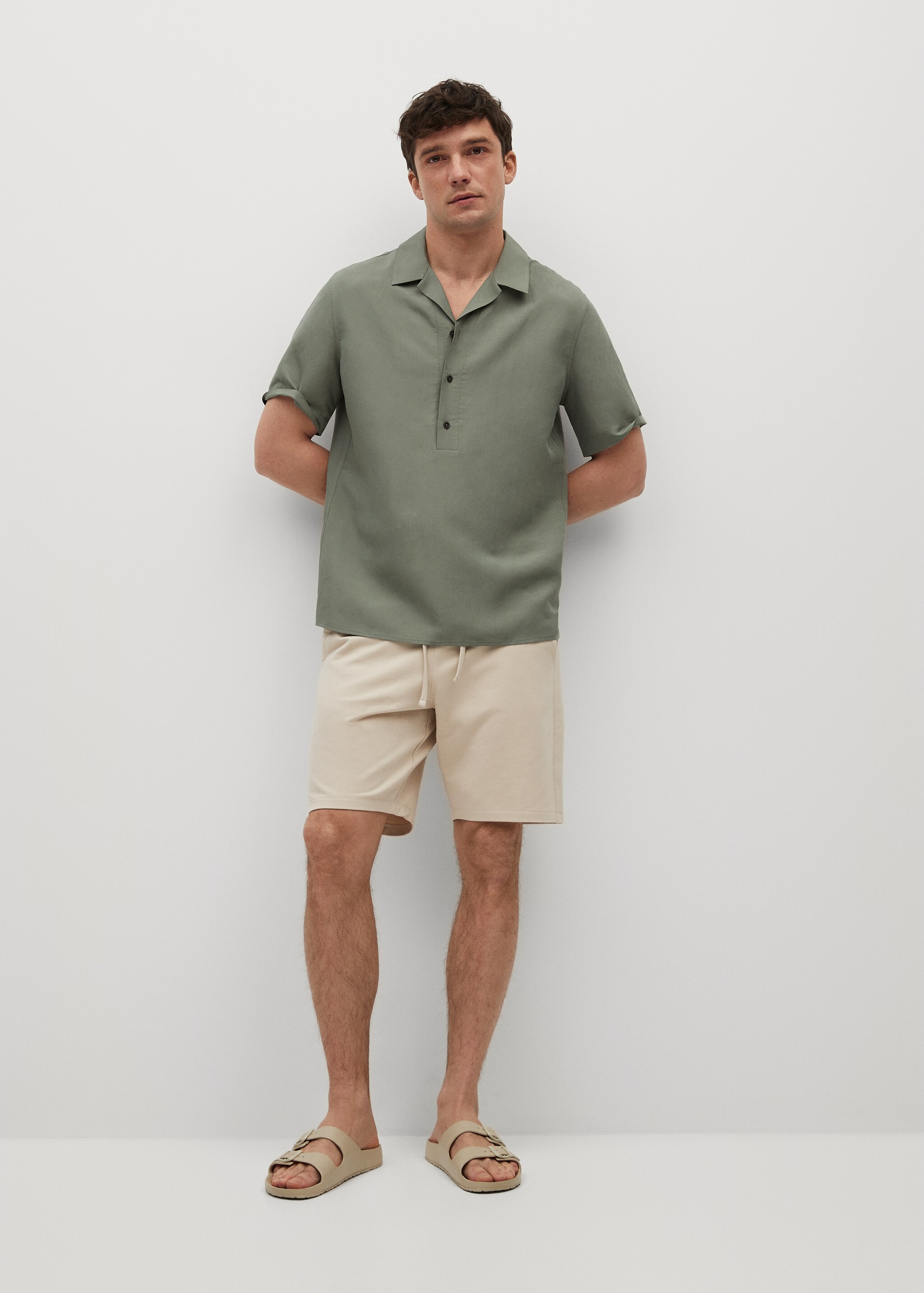 Camisa regular fit lino manga corta - Plano general
