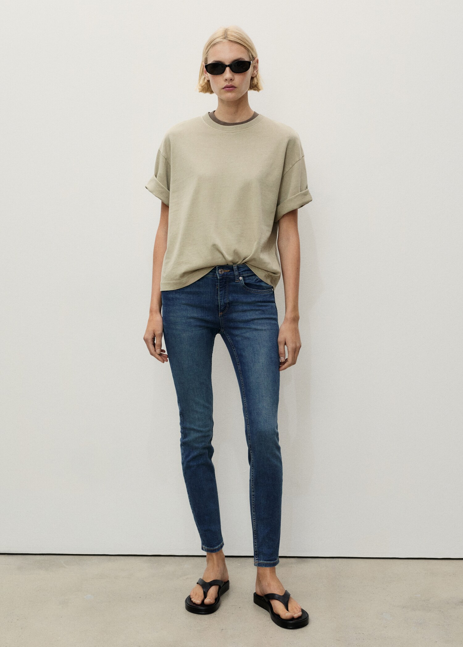 Push-up low-rise skinny jeans - General plane