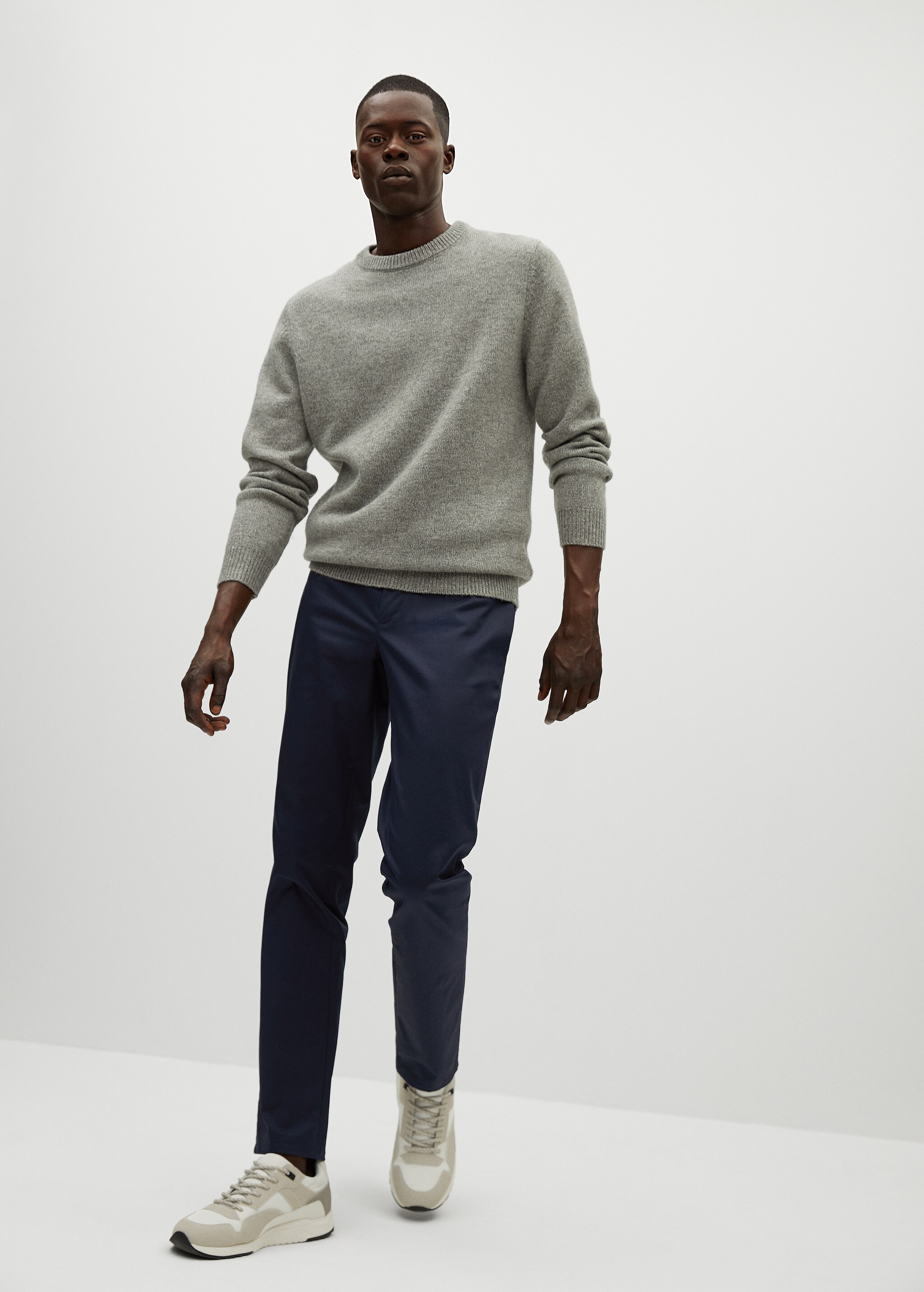 Pantalón chino slim fit sarga - Plano general