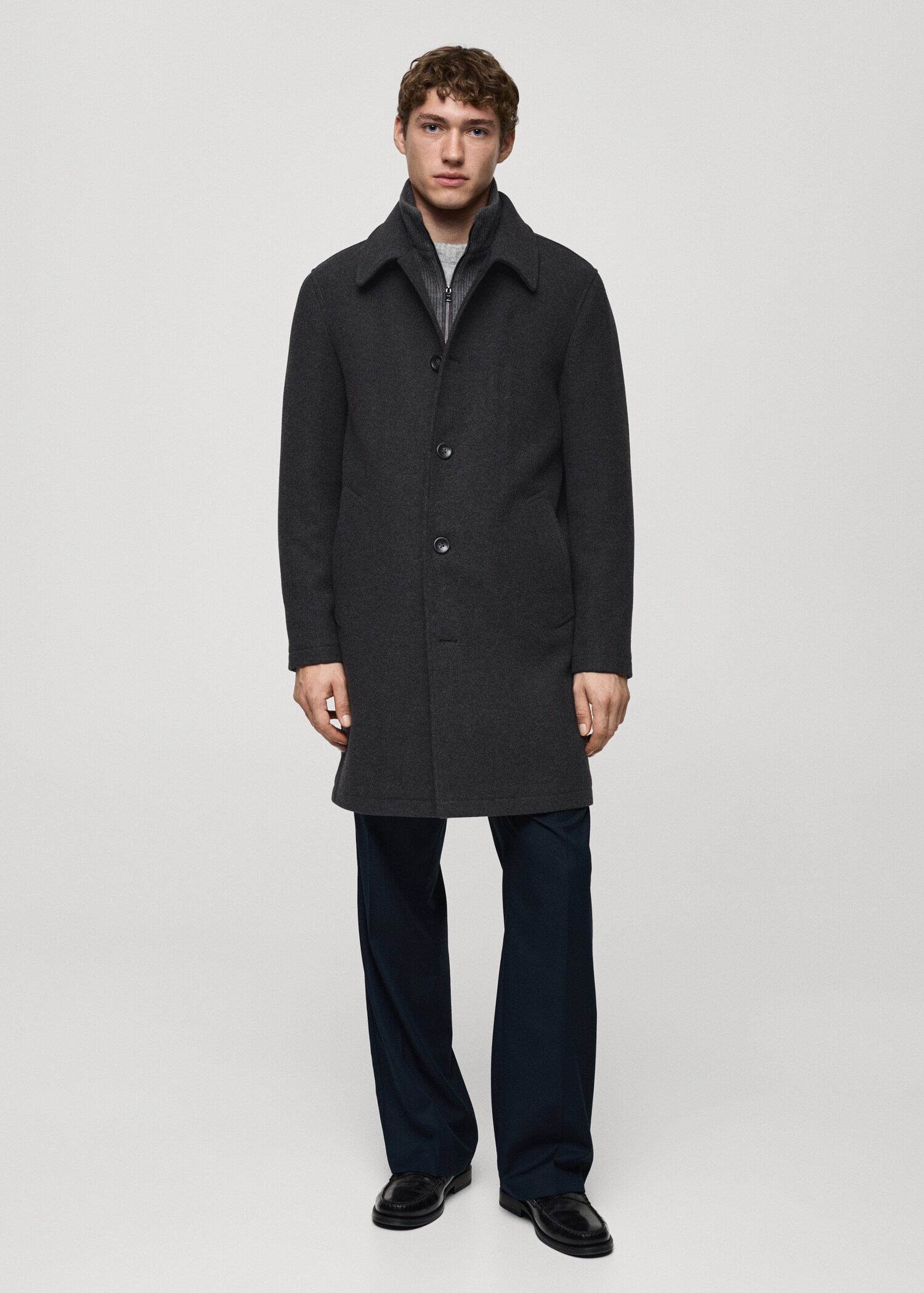 Wool coat with detachable collar - General plane