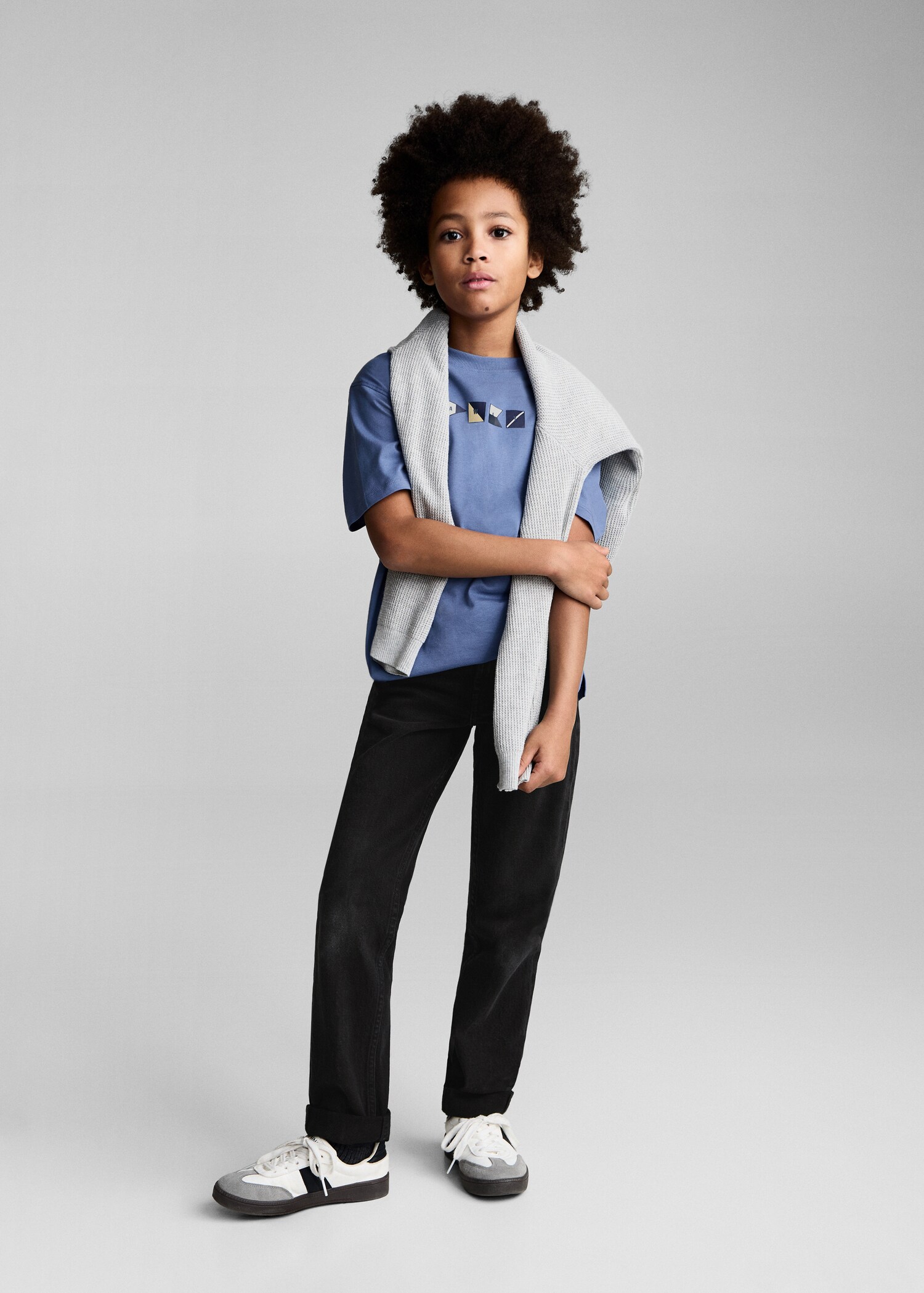 Alul felhajtott, egyenesszárú farmer - Általános sík