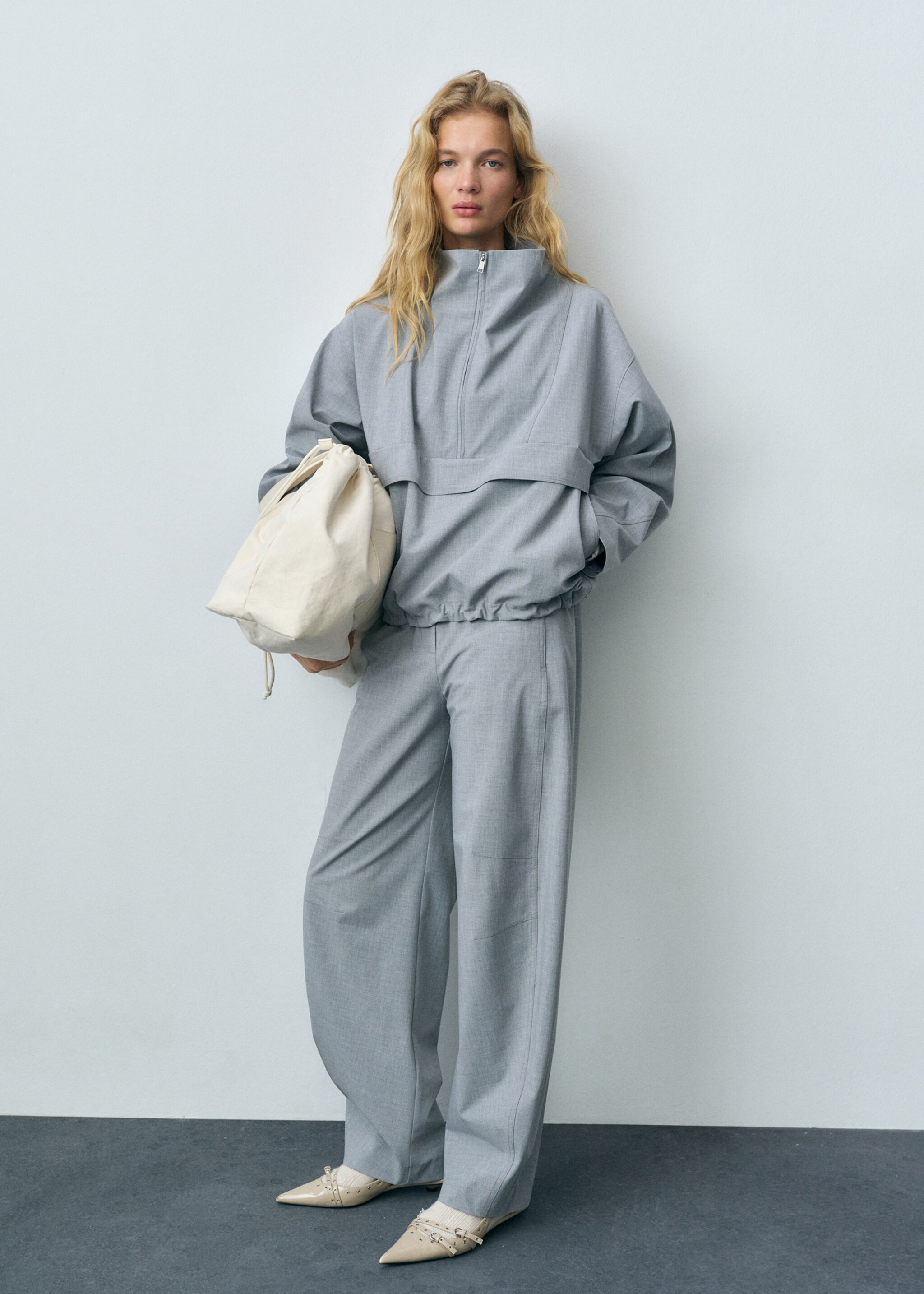 Drawstring jogger trousers - General plane, Grey. Ref: 87022542-00.
