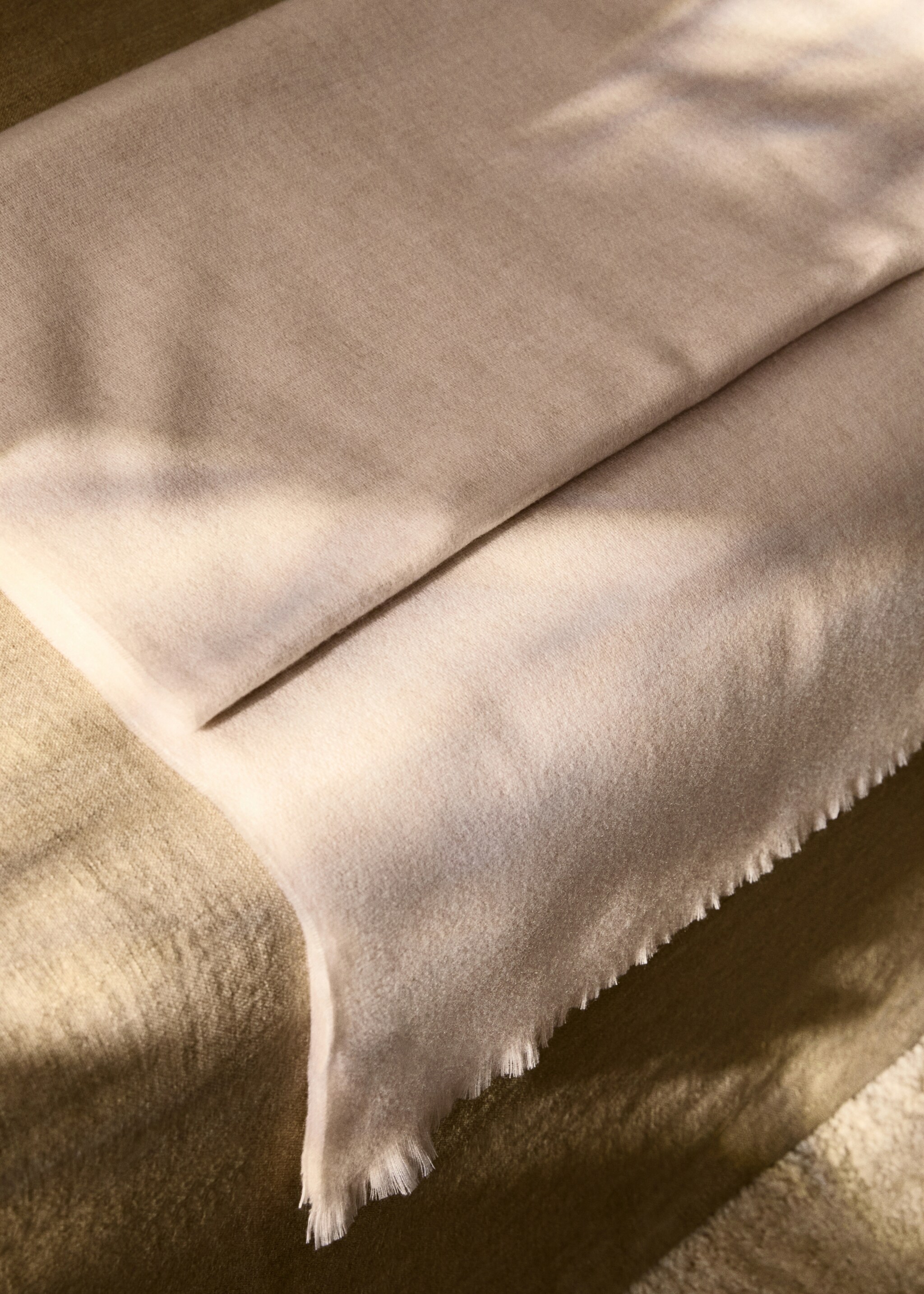 Soft melange blanket - General plane, Vanilla. Ref: 87022897-00.