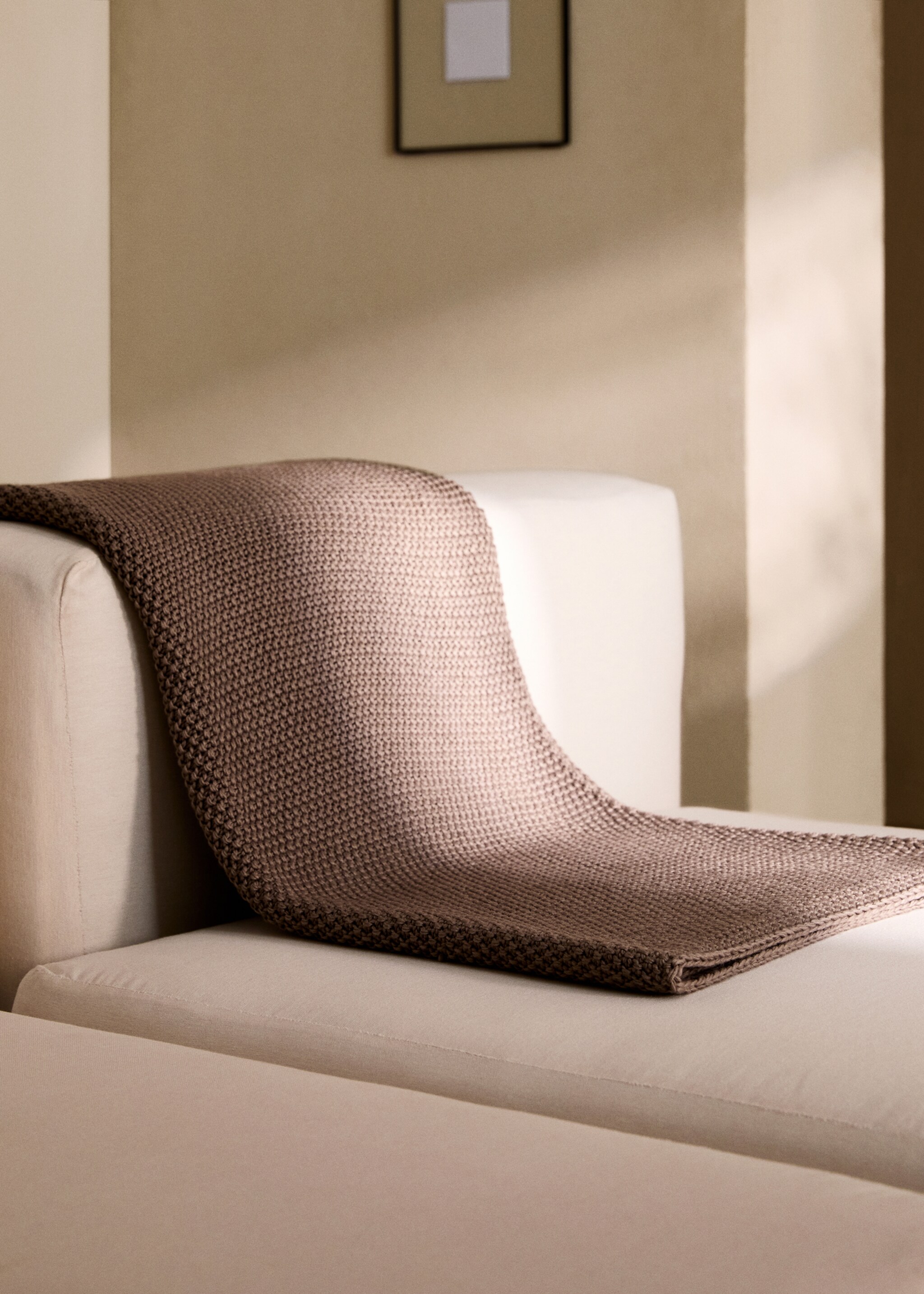 Knitted blanket with design - General plane, Light/Pastel Brown. Ref: 87022898-00.