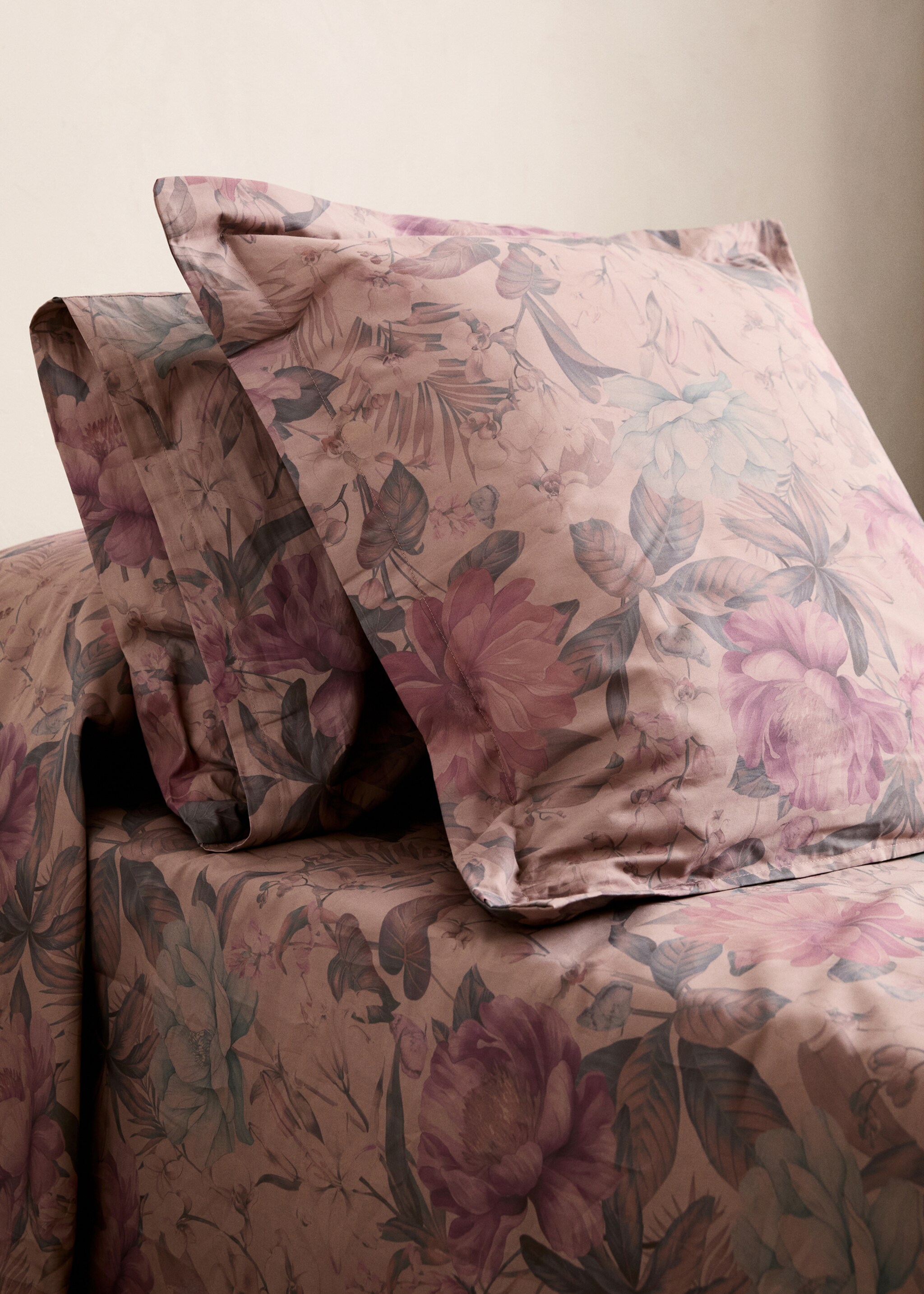 Two cotton percale multi-coloured floral-print pillowcases 50x75 cm - General plane, Pink. Ref: 87022923-00.