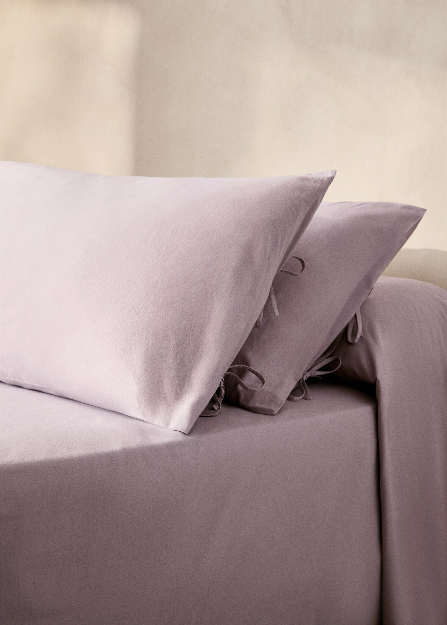 Två örngott i tvättad bomull med knytband 50x75 cm - Allmän bild