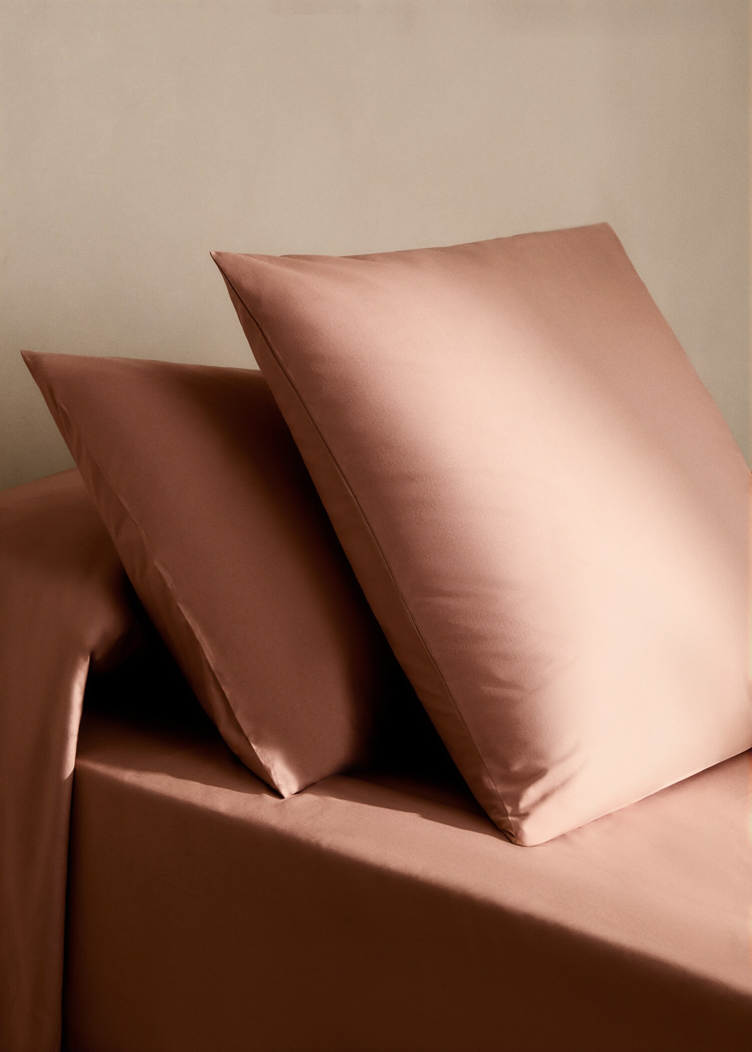 Two cotton percale pillowcases 60x60cm - General plane