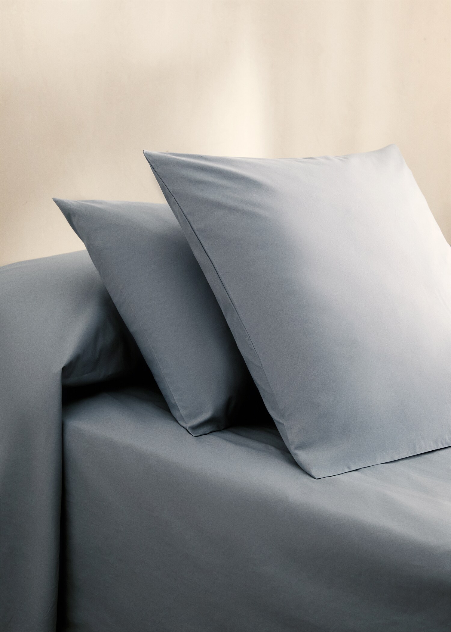 Two cotton percale pillowcases 60x60cm - General plane