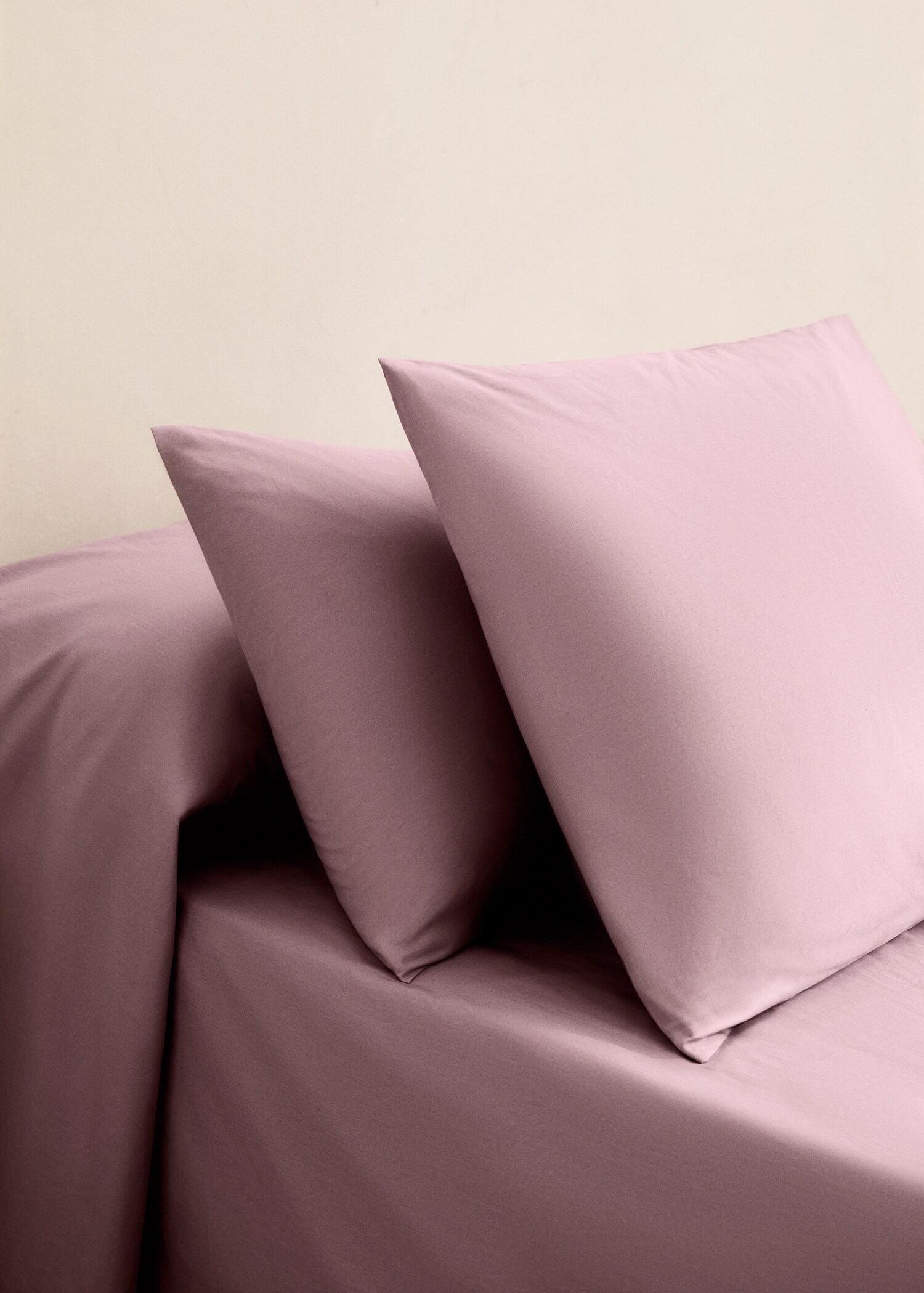 Two cotton percale pillowcases 60x60cm - General plane