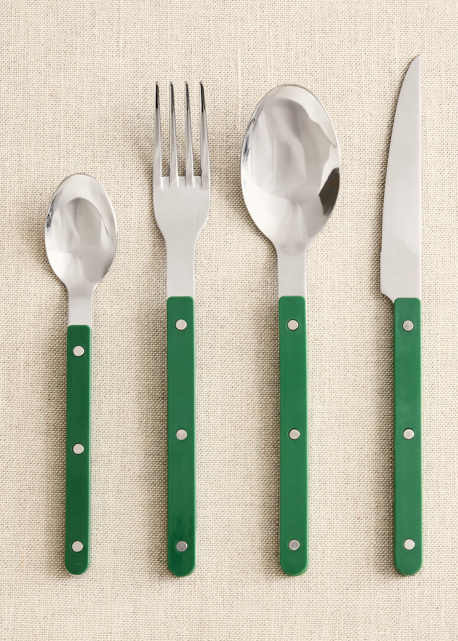 Cutlery set of 4 pieces with resin handles - General plane