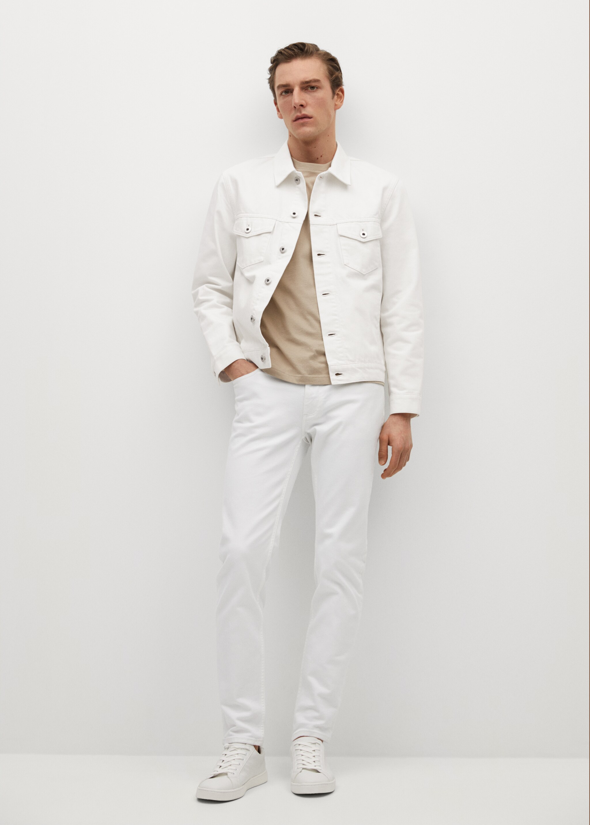 Chaqueta denim blanca - Plano general