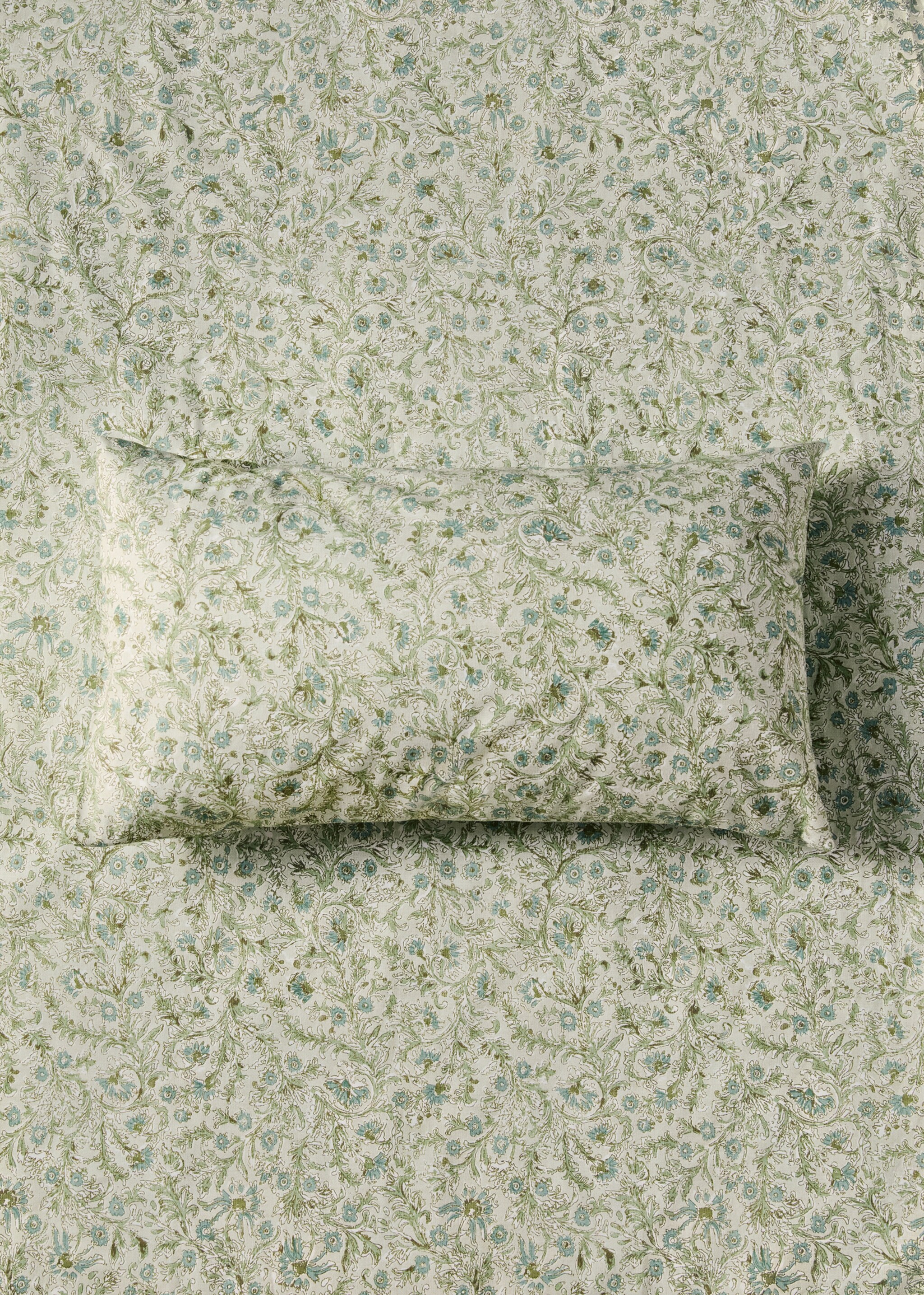 Cotton percale floral-print pillowcase for cot 30x50 cm - General plane, Forest Green. Ref: 87024090-00.