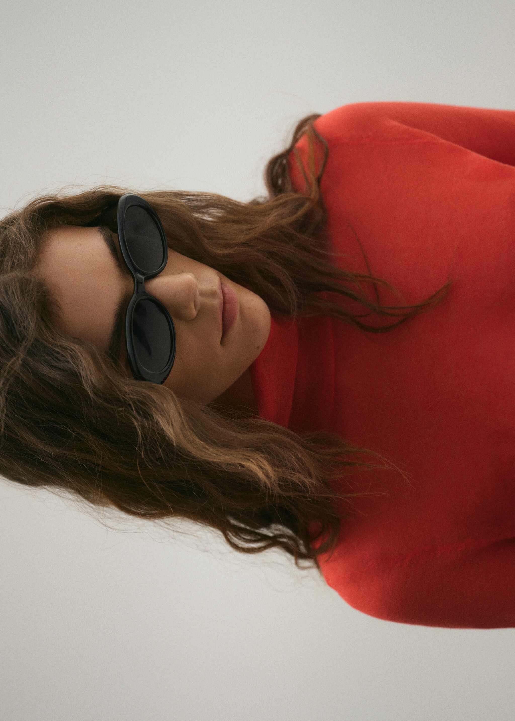 Oval-frame sunglasses - General plane, Black. Ref: 87024388-00.