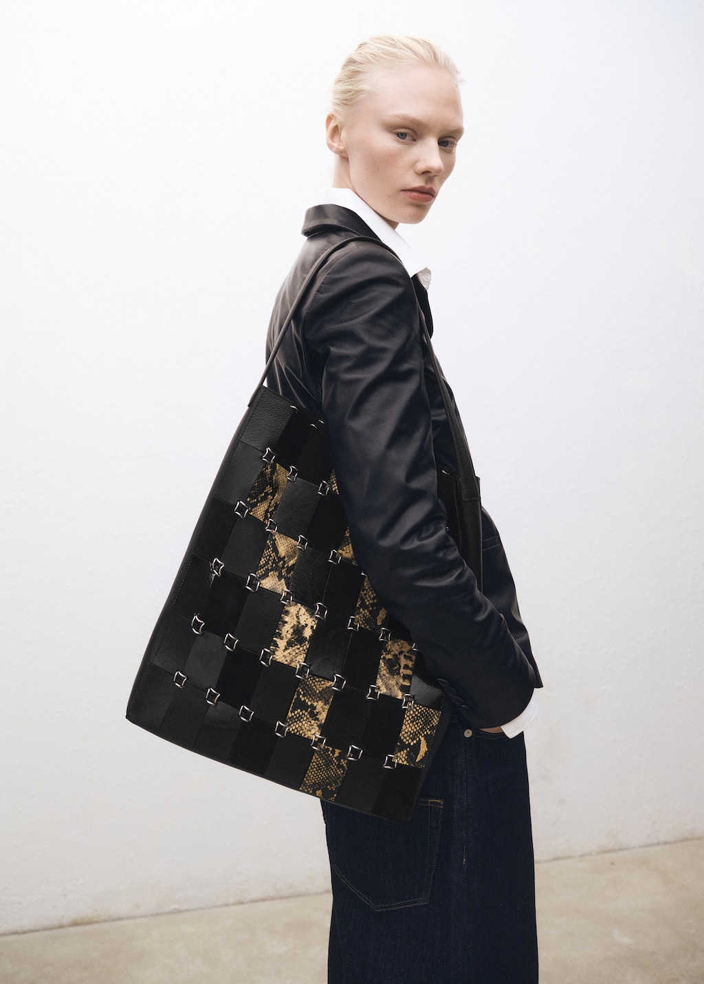 Kombinovaná kožená kabelka shopper patchwork - Žena | MANGO OUTLET ...