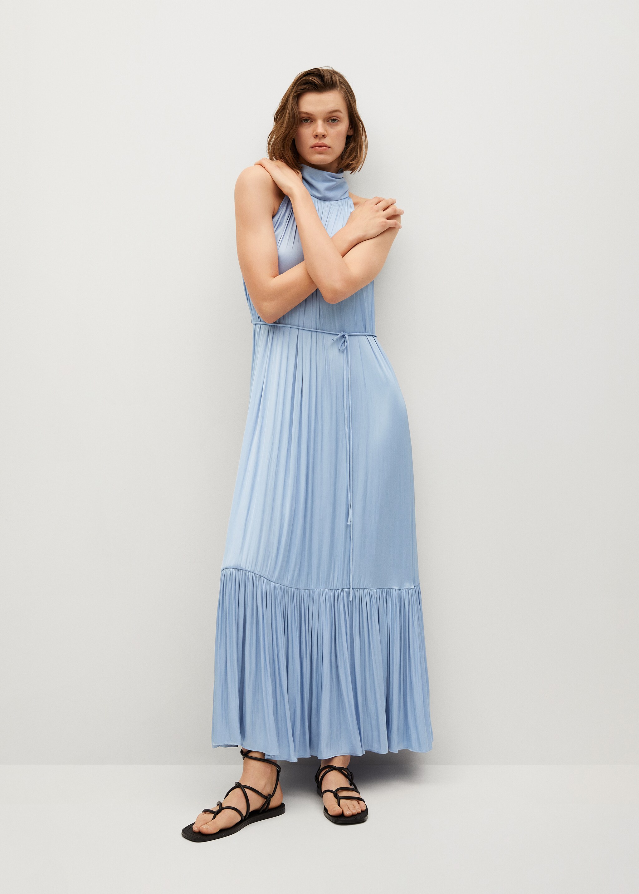Vestido plisado satinado - Plano general