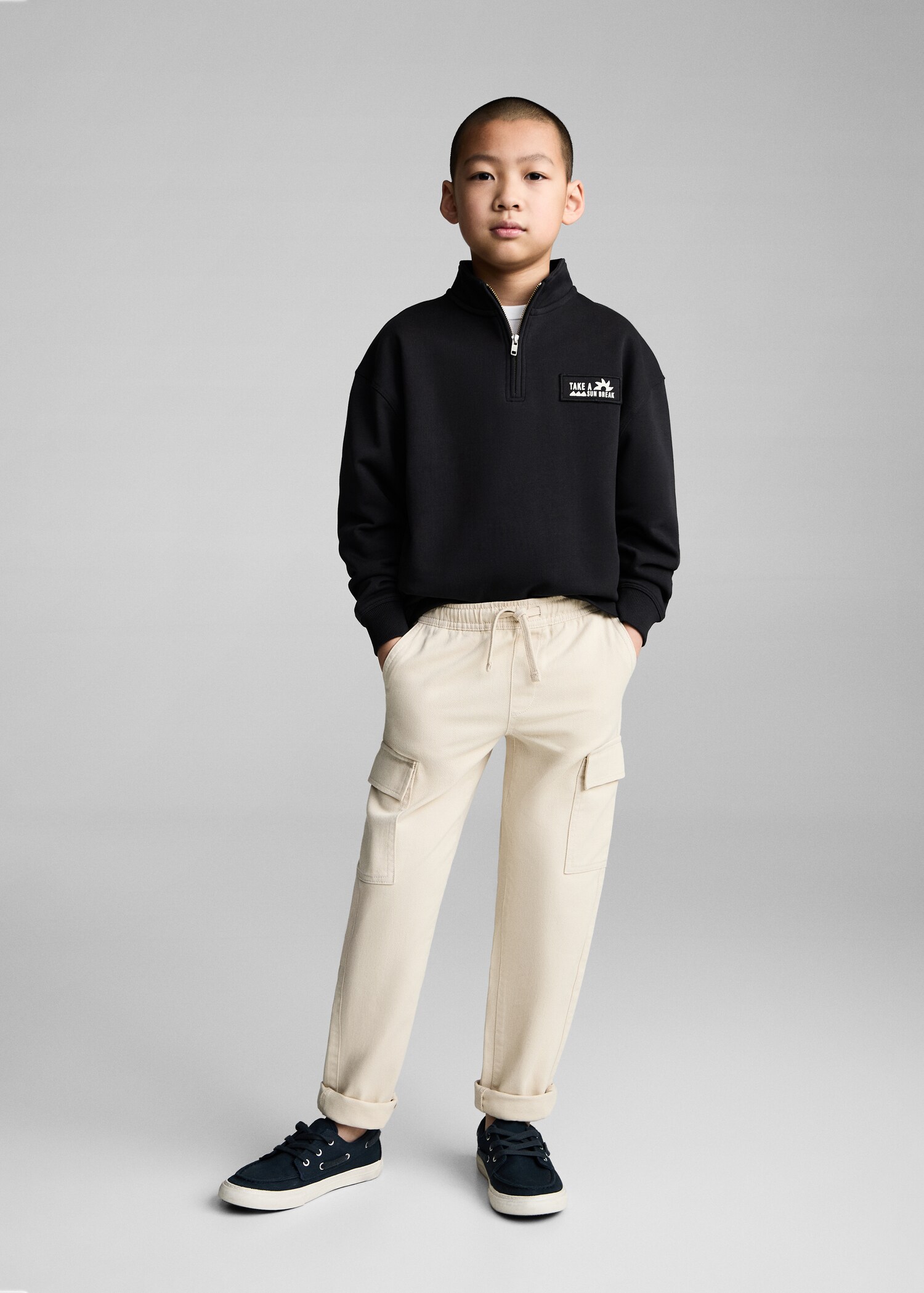 Mikina s vysokým límcem na zip - Celkový náhled