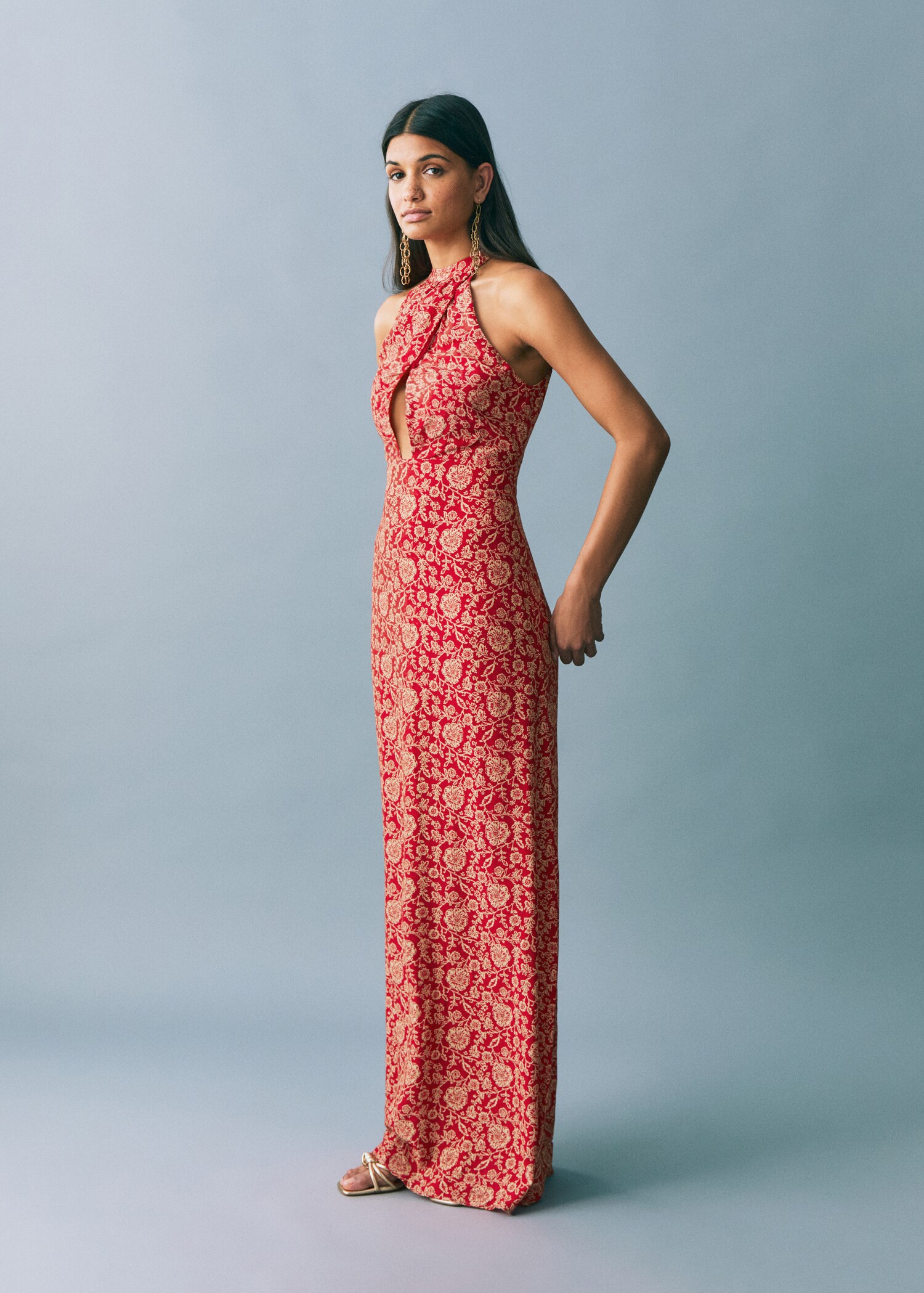 Kleid mit Halfterkragen - Allgemeine Ansicht